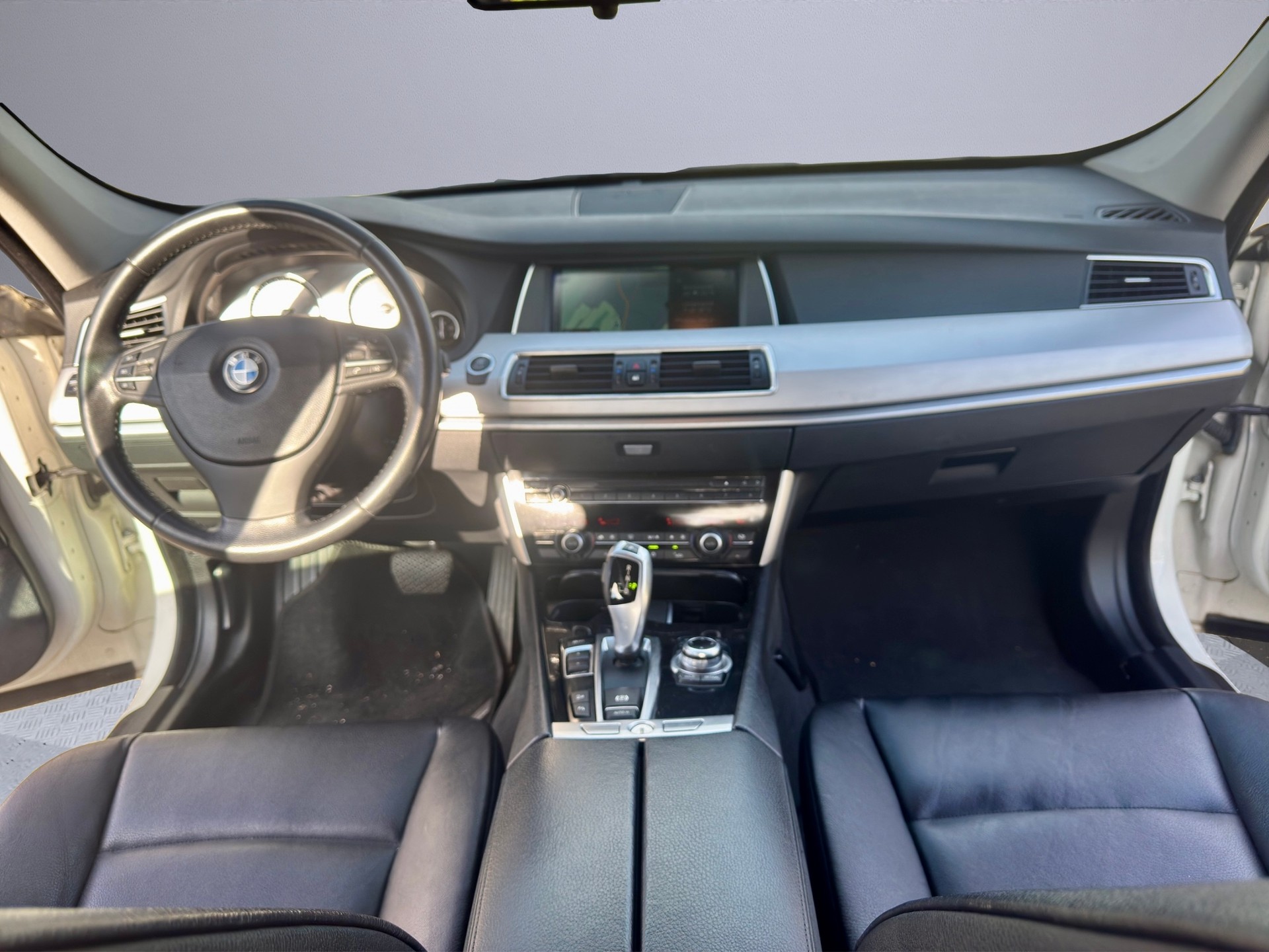 BMW 530d GT xDrive M-Sport Paket Steptronic-image-10