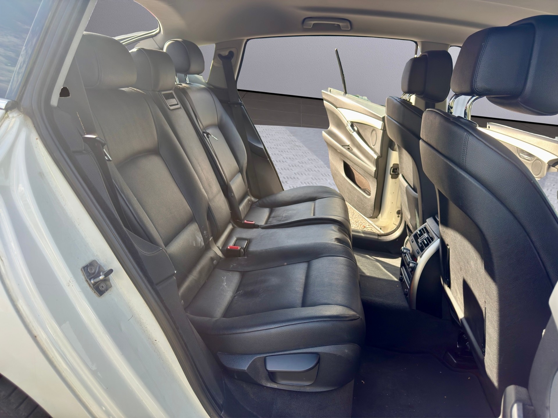 BMW 530d GT xDrive M-Sport Paket Steptronic-image-9