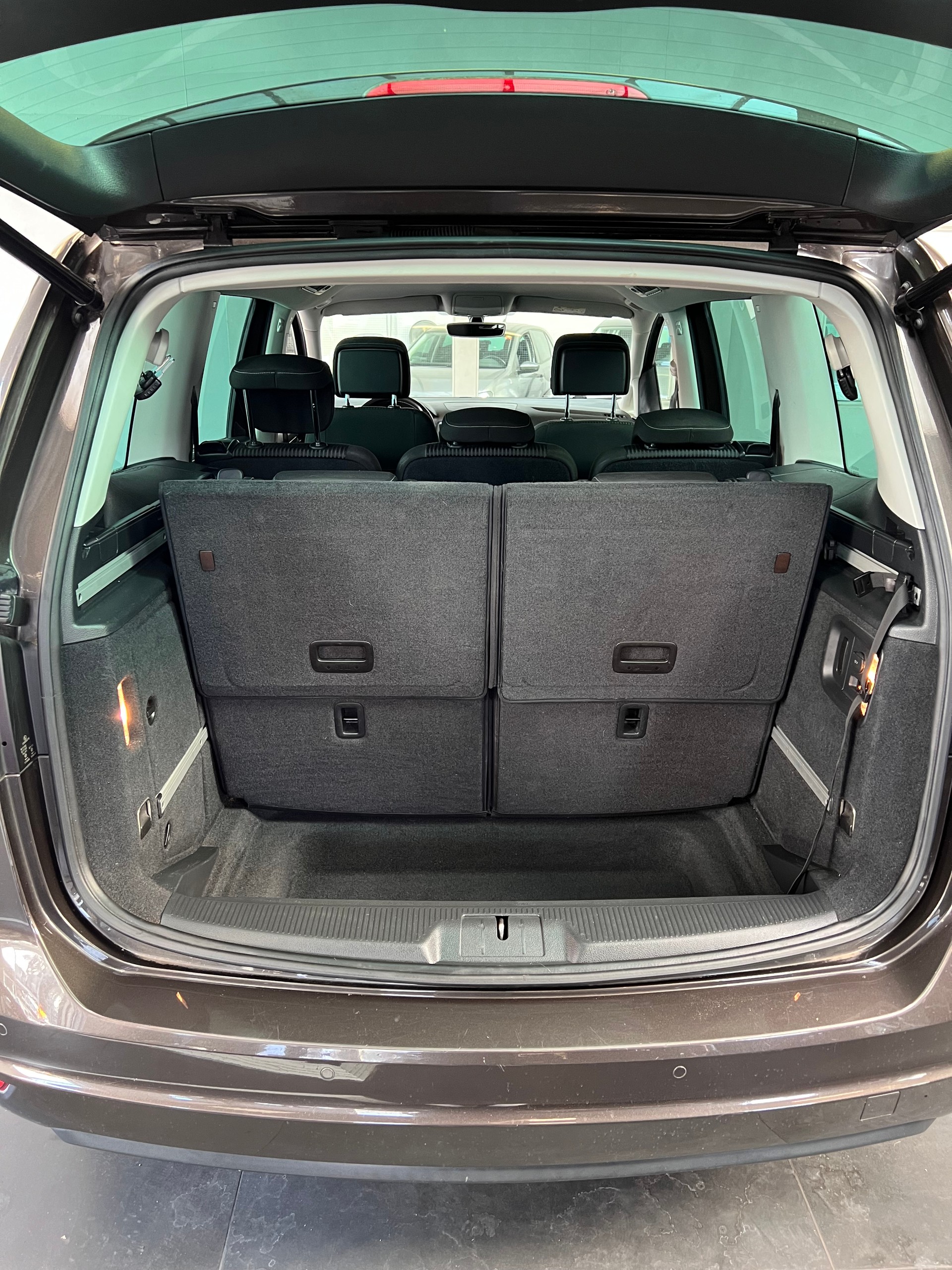 SEAT Alhambra 2.0 TDI Style Advanced DSG-image-13