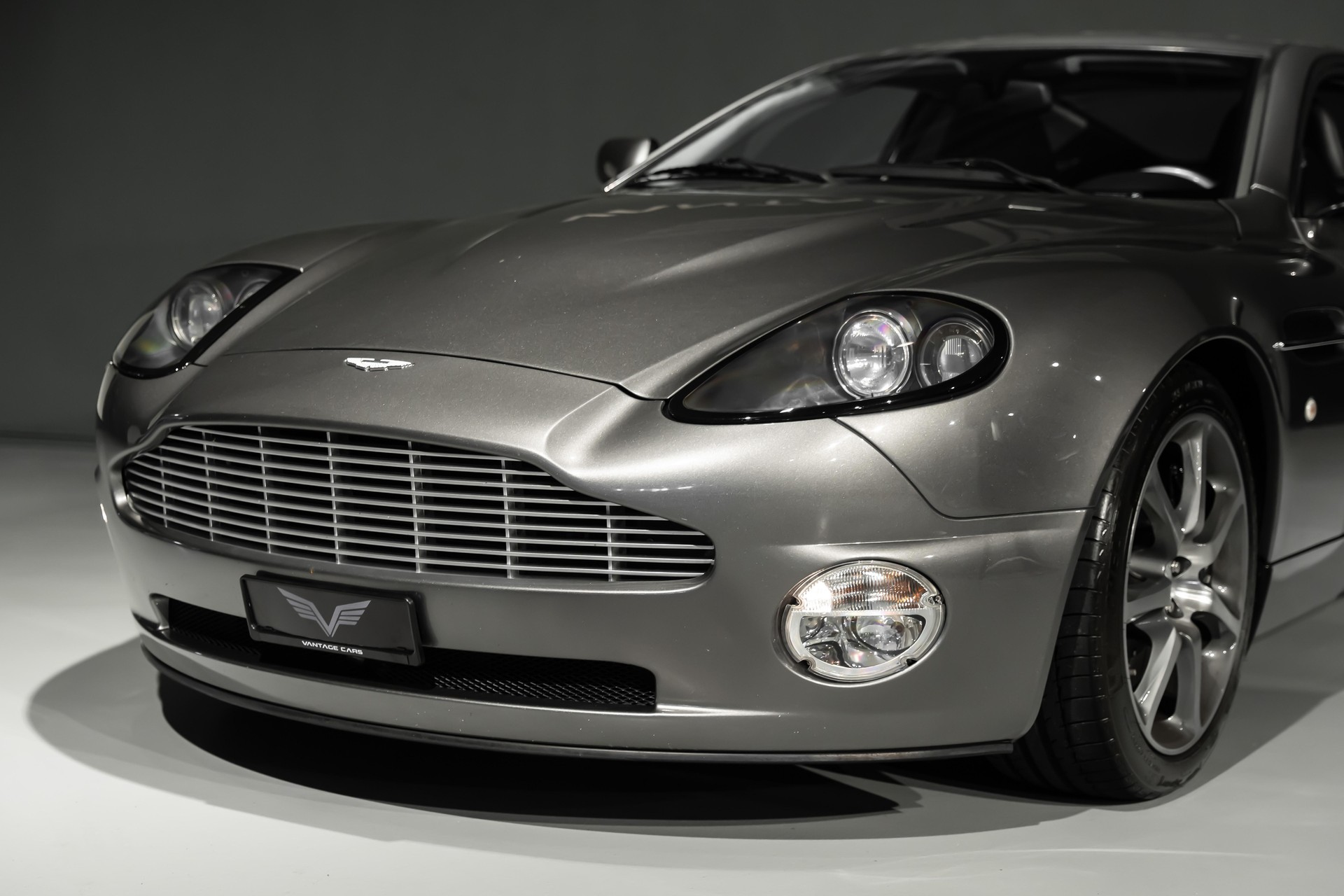 ASTON MARTIN Vanquish 6.0 V12-image-6
