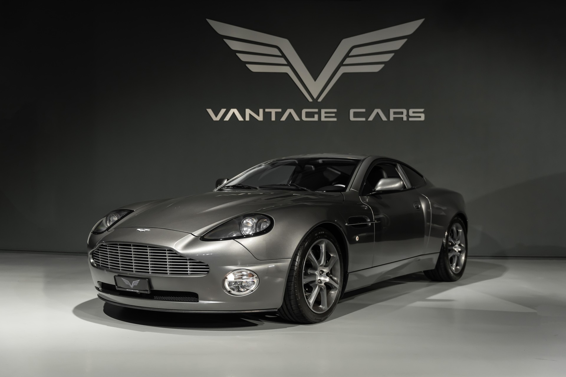 ASTON MARTIN Vanquish 6.0 V12
