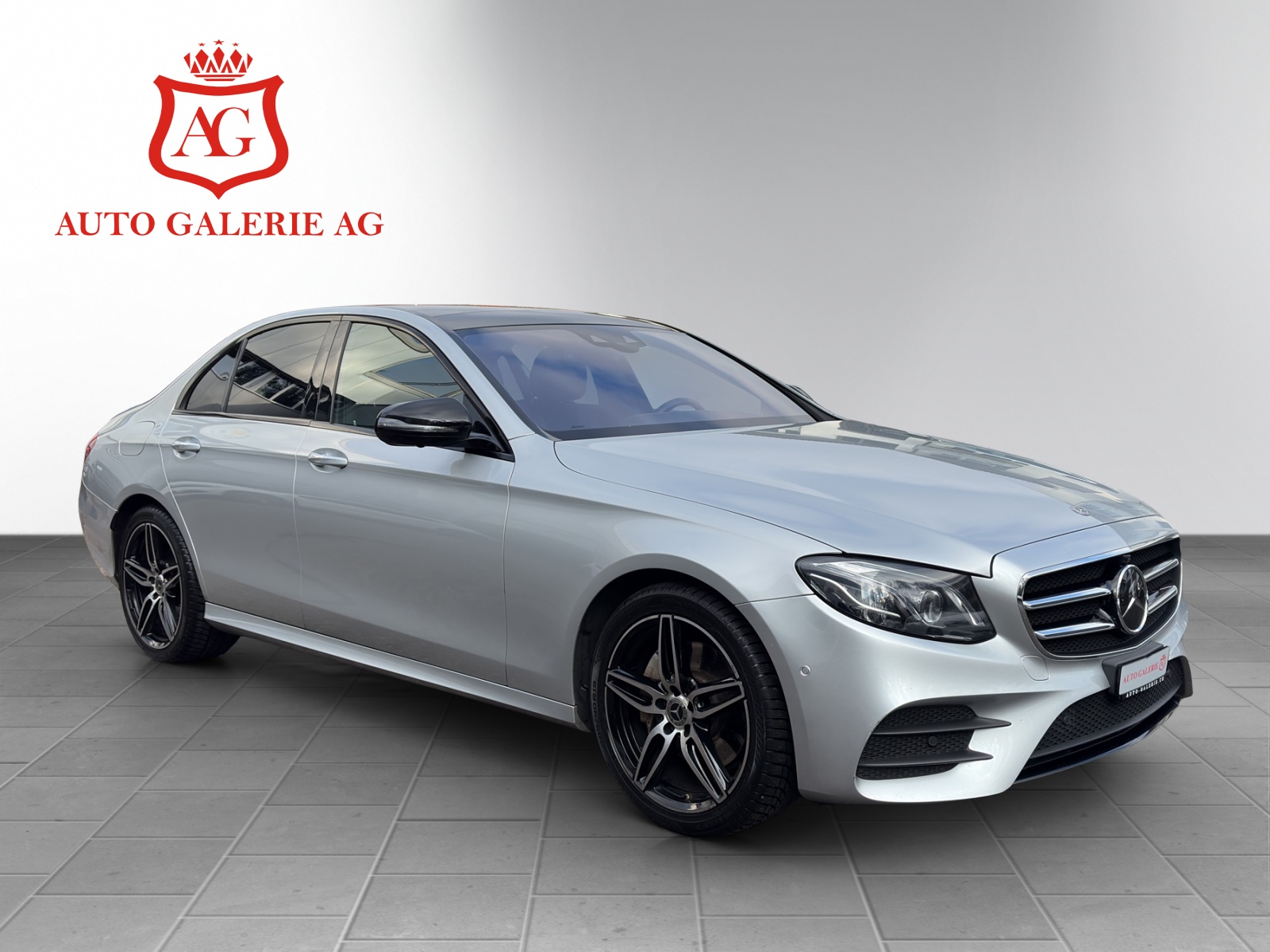MERCEDES-BENZ E 220 d AMG Line 4Matic 9G-Tronic-image-6