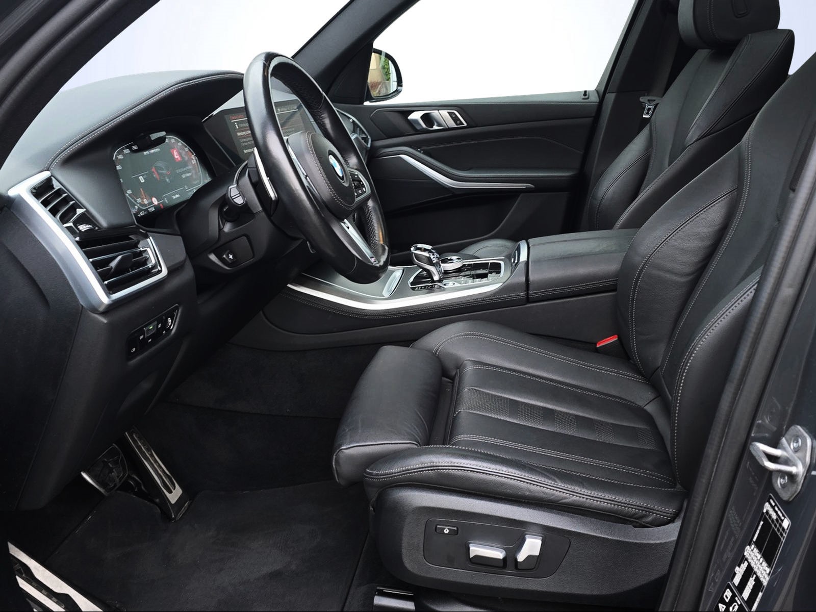 BMW X5 xDrive M50i Steptronic-image-11
