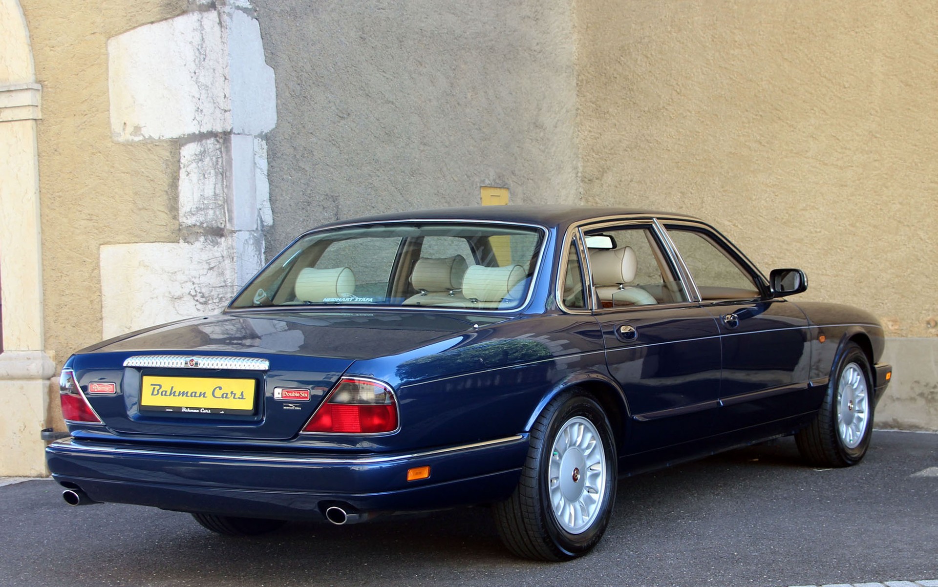 DAIMLER 6.0 Double Six-image-5