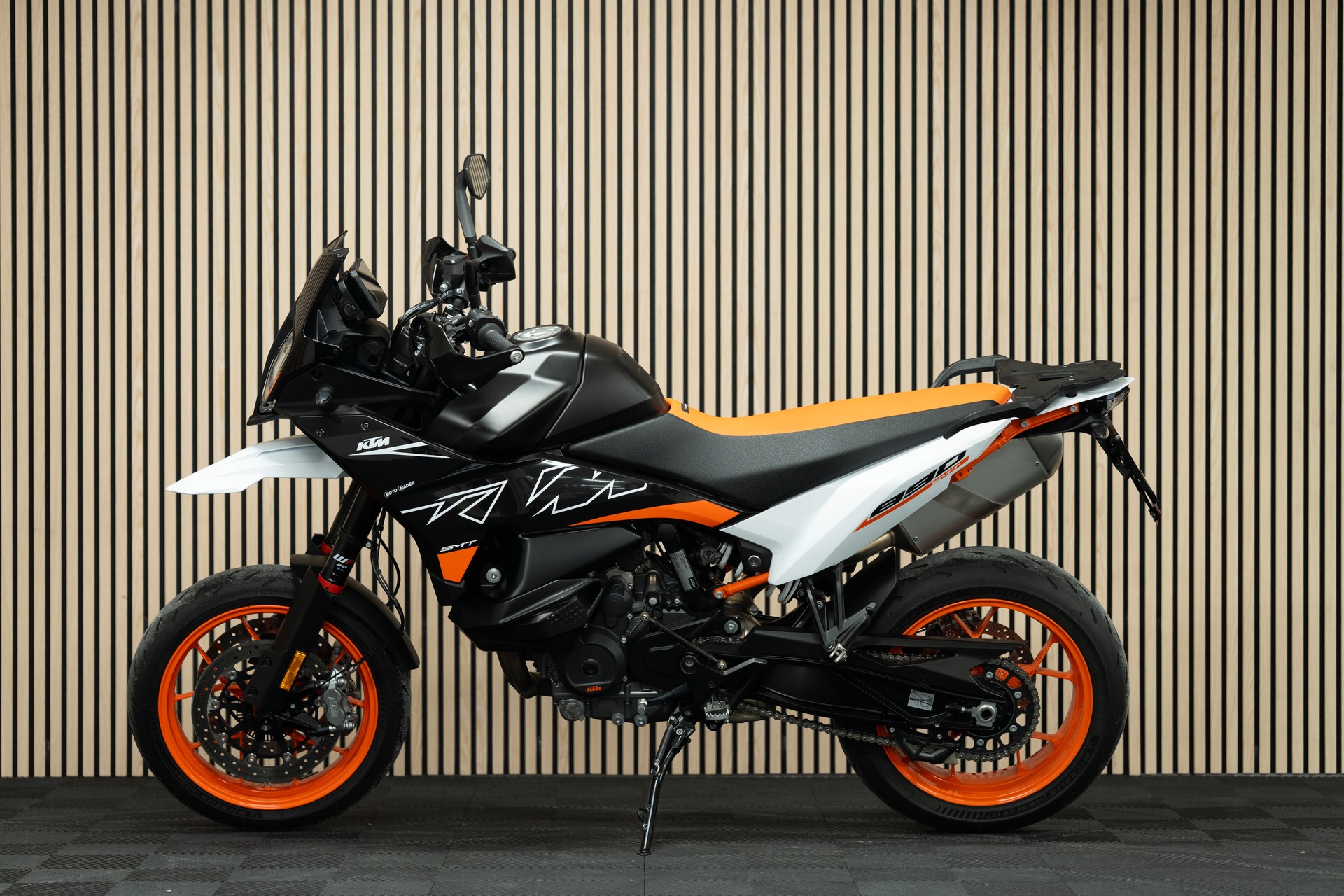 KTM 890 SMT-image-1