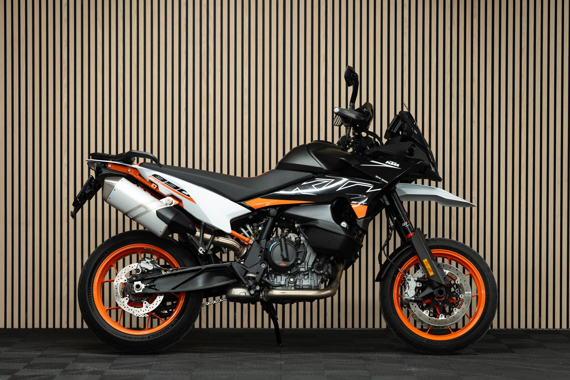 KTM 890 SMT-image-0