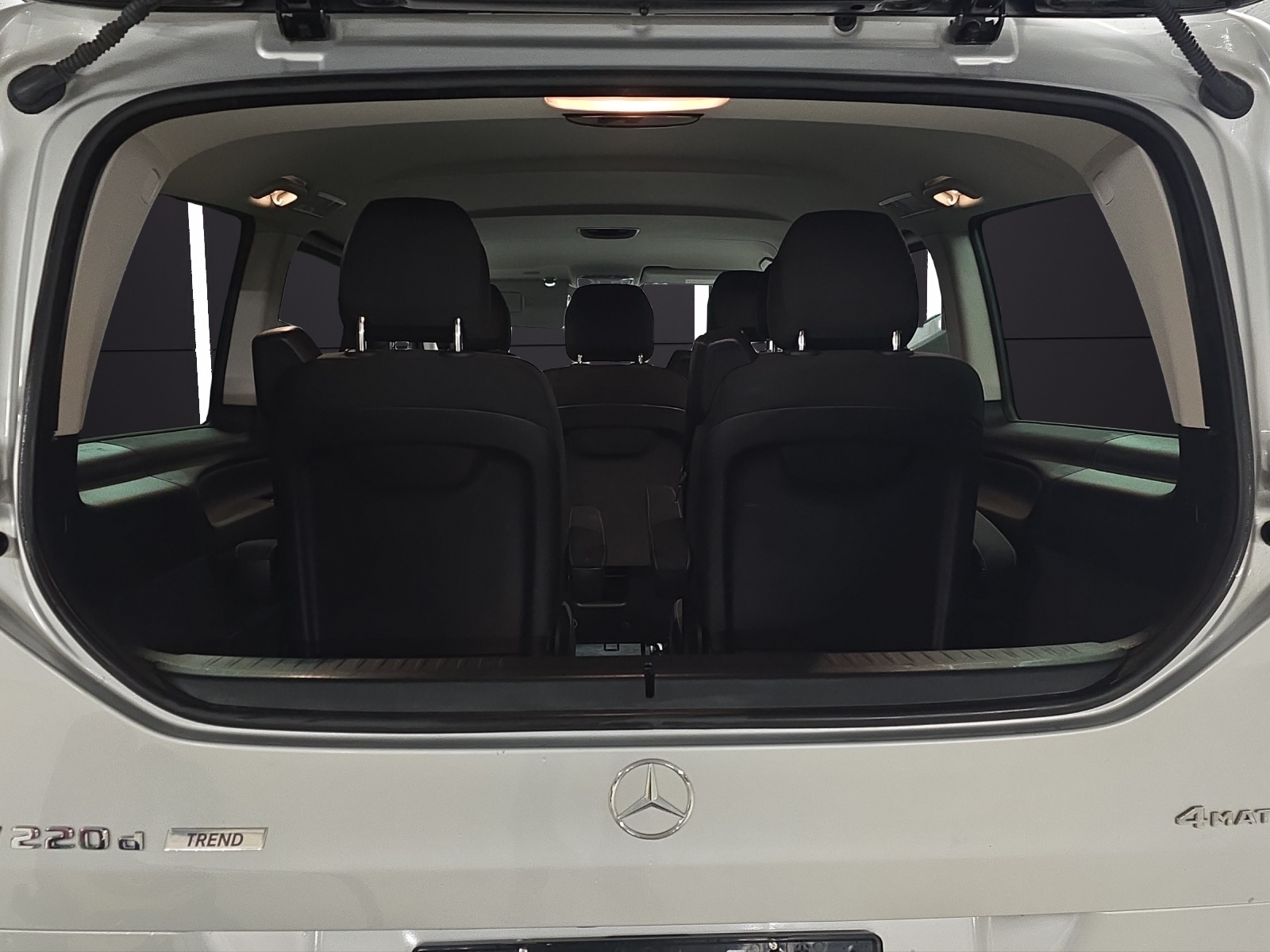 MERCEDES-BENZ V 220 d Trend lang 9G-Tronic 4MATIC-image-25