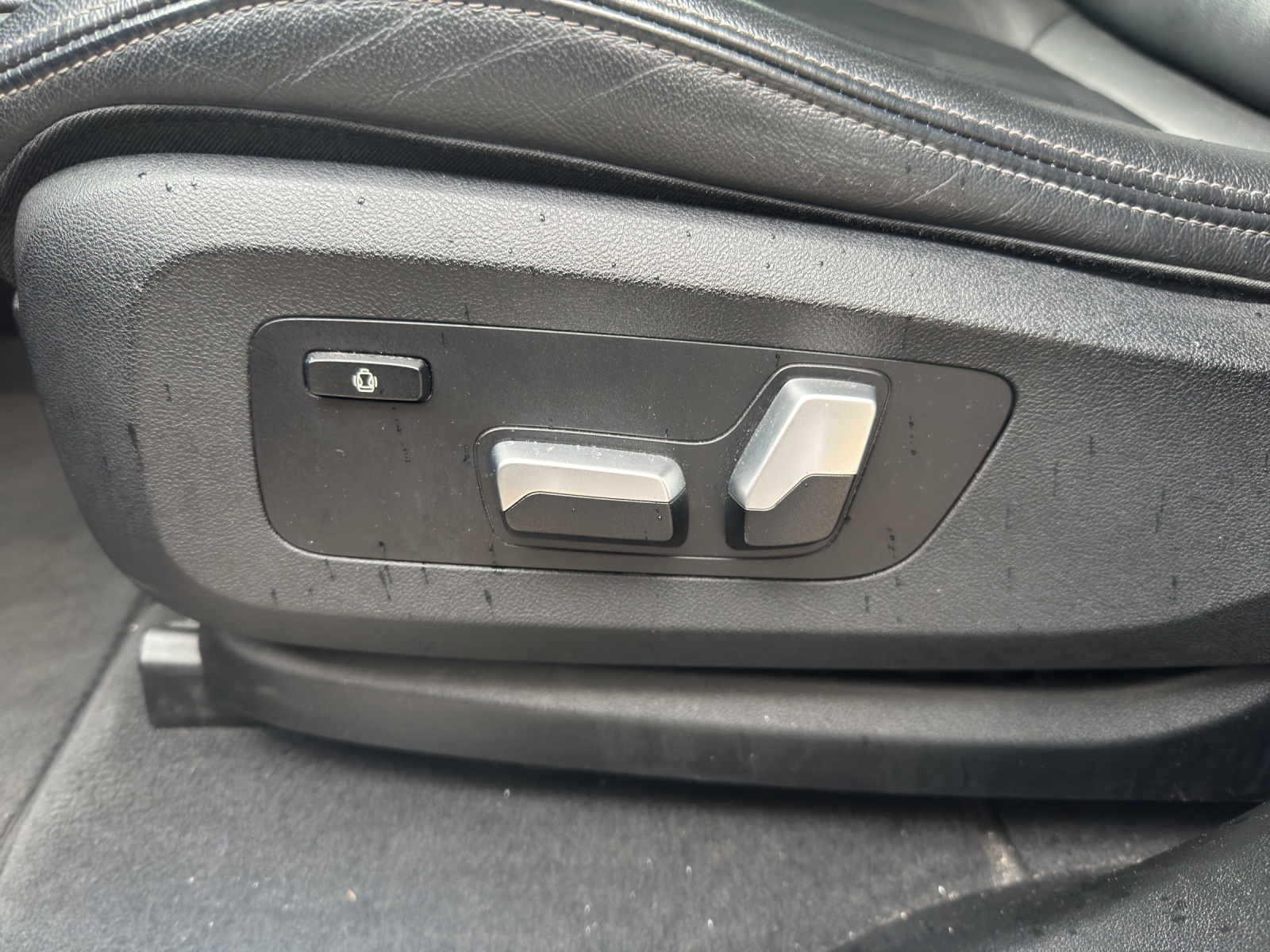 BMW X5 xDrive 48V 40d Steptronic-image-11