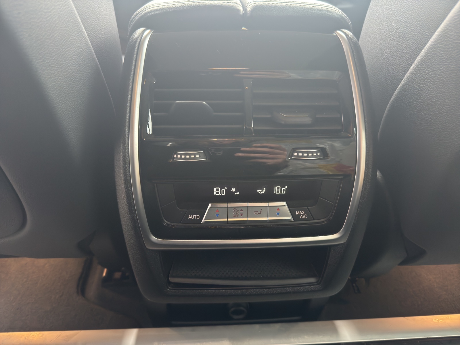 BMW X5 xDrive 48V 40d Steptronic-image-26