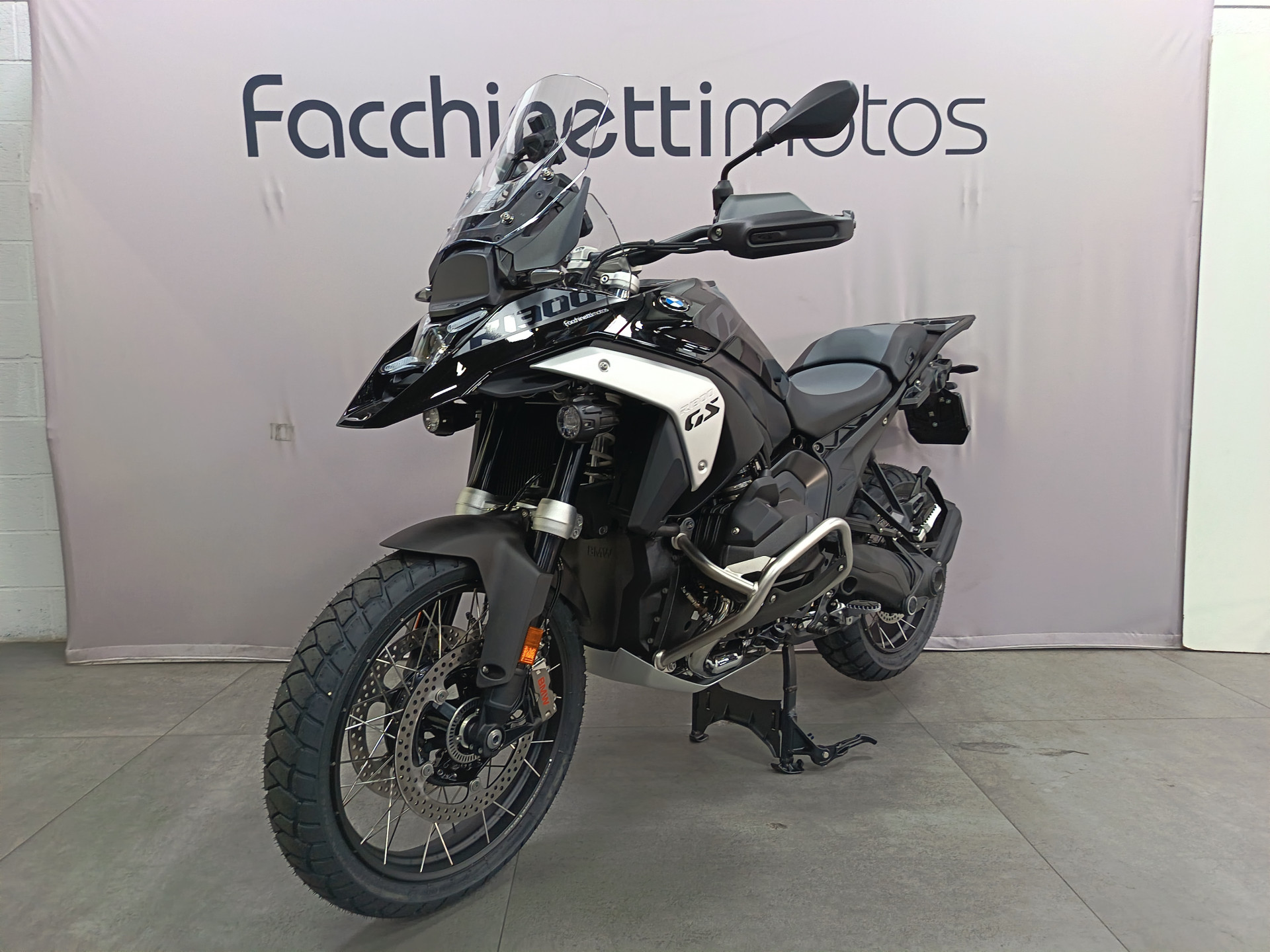 BMW R 1300 GS Triple Black *** Leasing 3.9% ***Boite ASA***-image-2