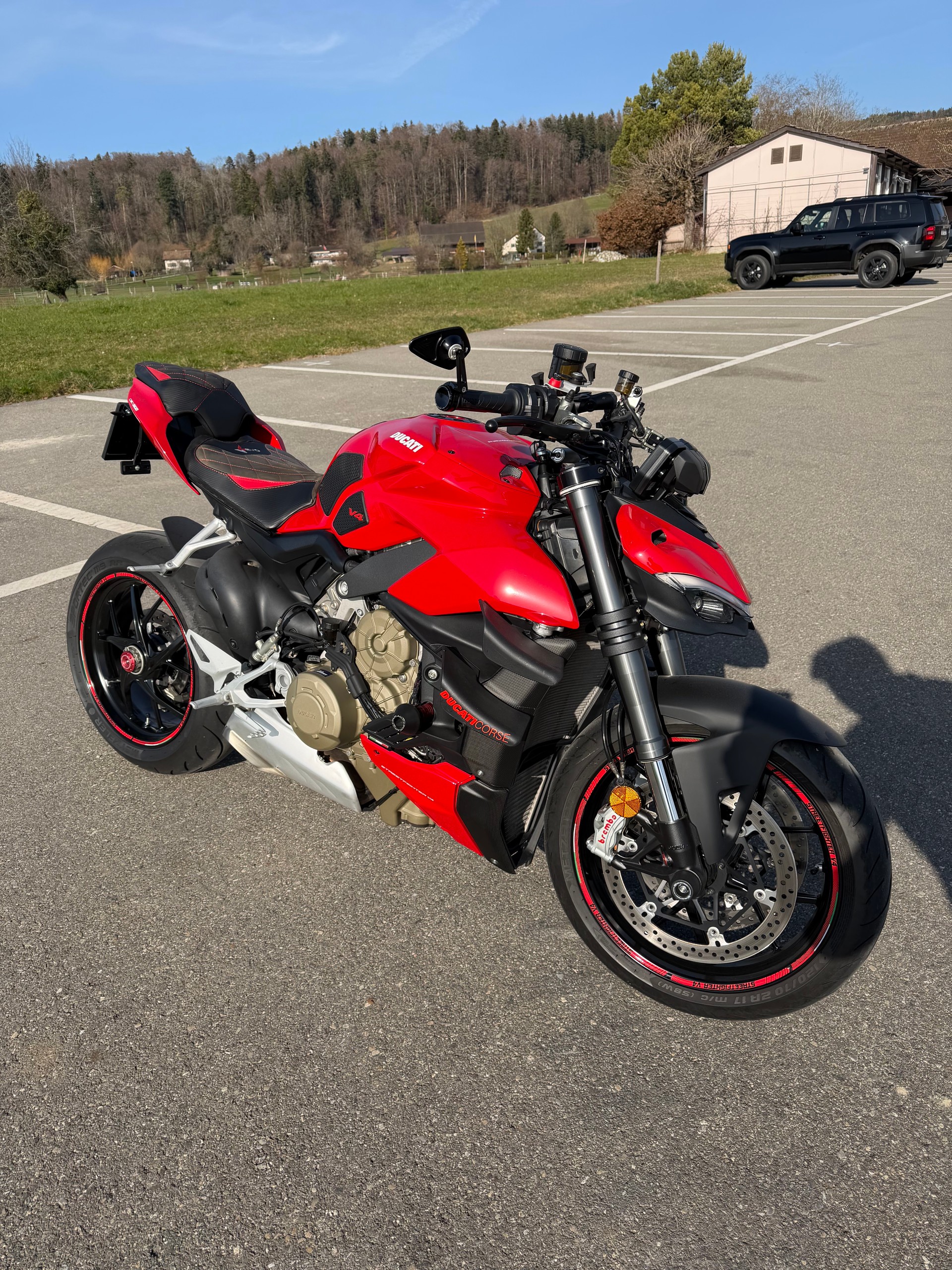 DUCATI Streetfighter V4-image-1