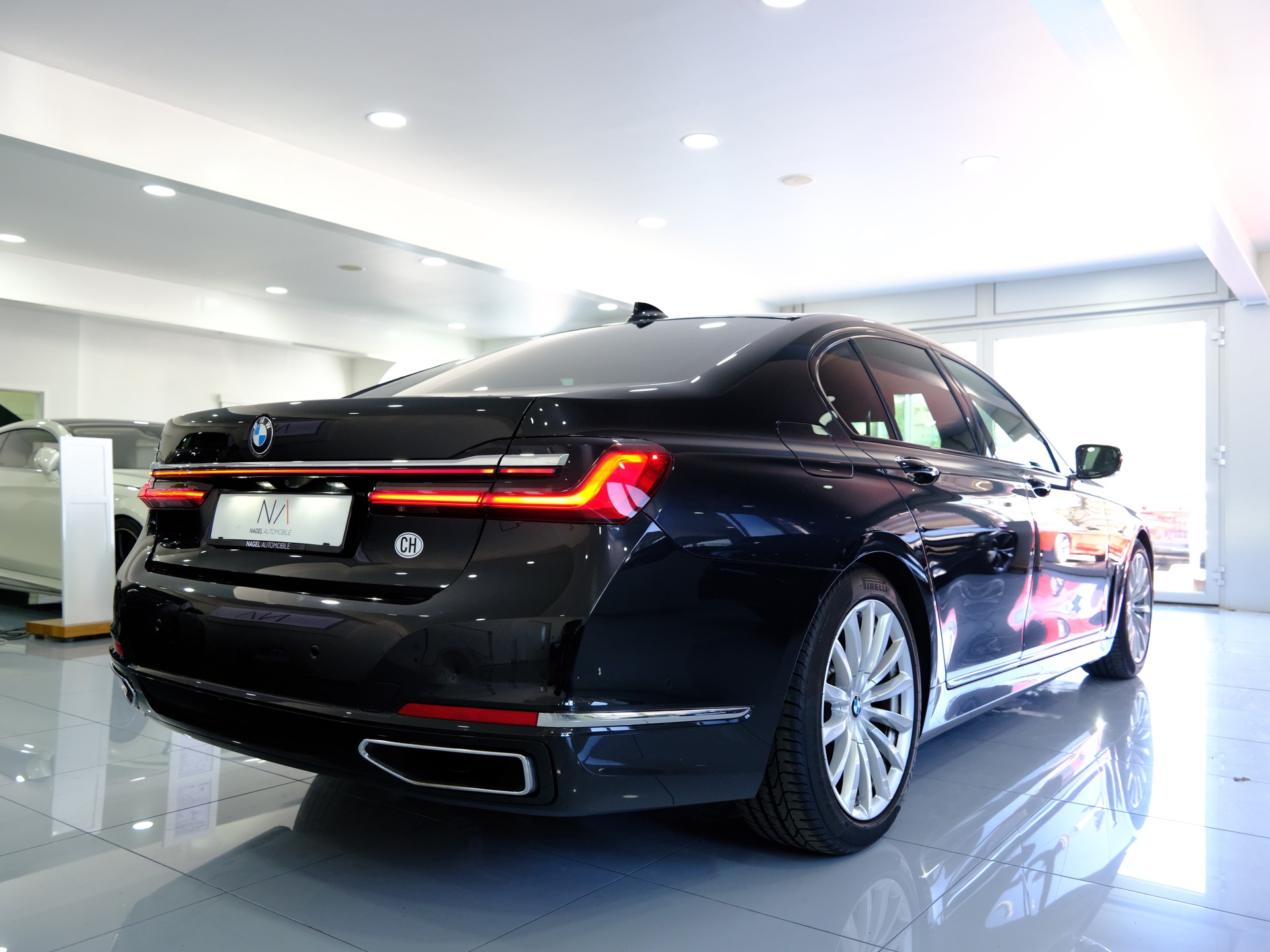 BMW 730d 48V Steptronic-showroom-element-3