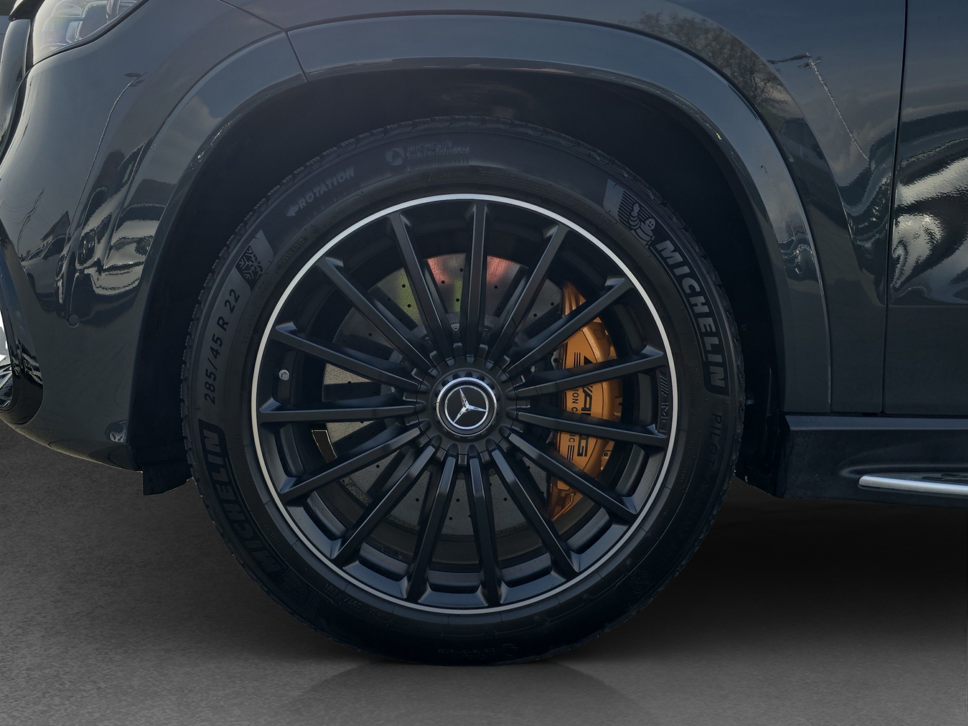 MERCEDES-BENZ GLS 63 AMG 4Matic + 9G-Tronic-image-11