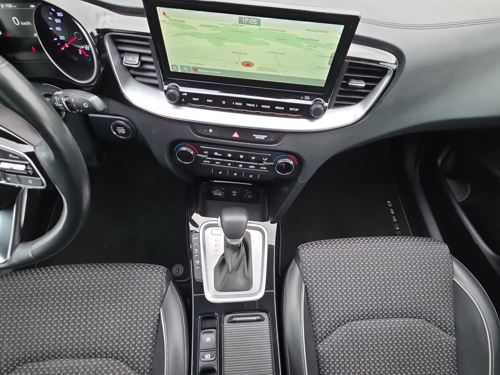 KIA XCeed 1.5 T-GDi Power DCT-image-11