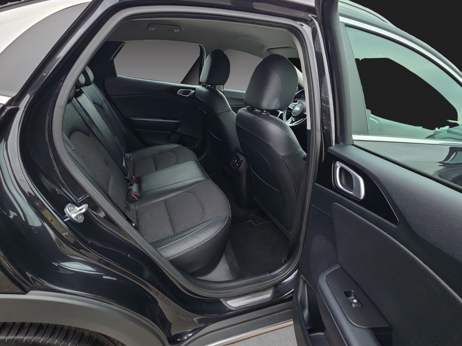 KIA XCeed 1.5 T-GDi Power DCT-image-17