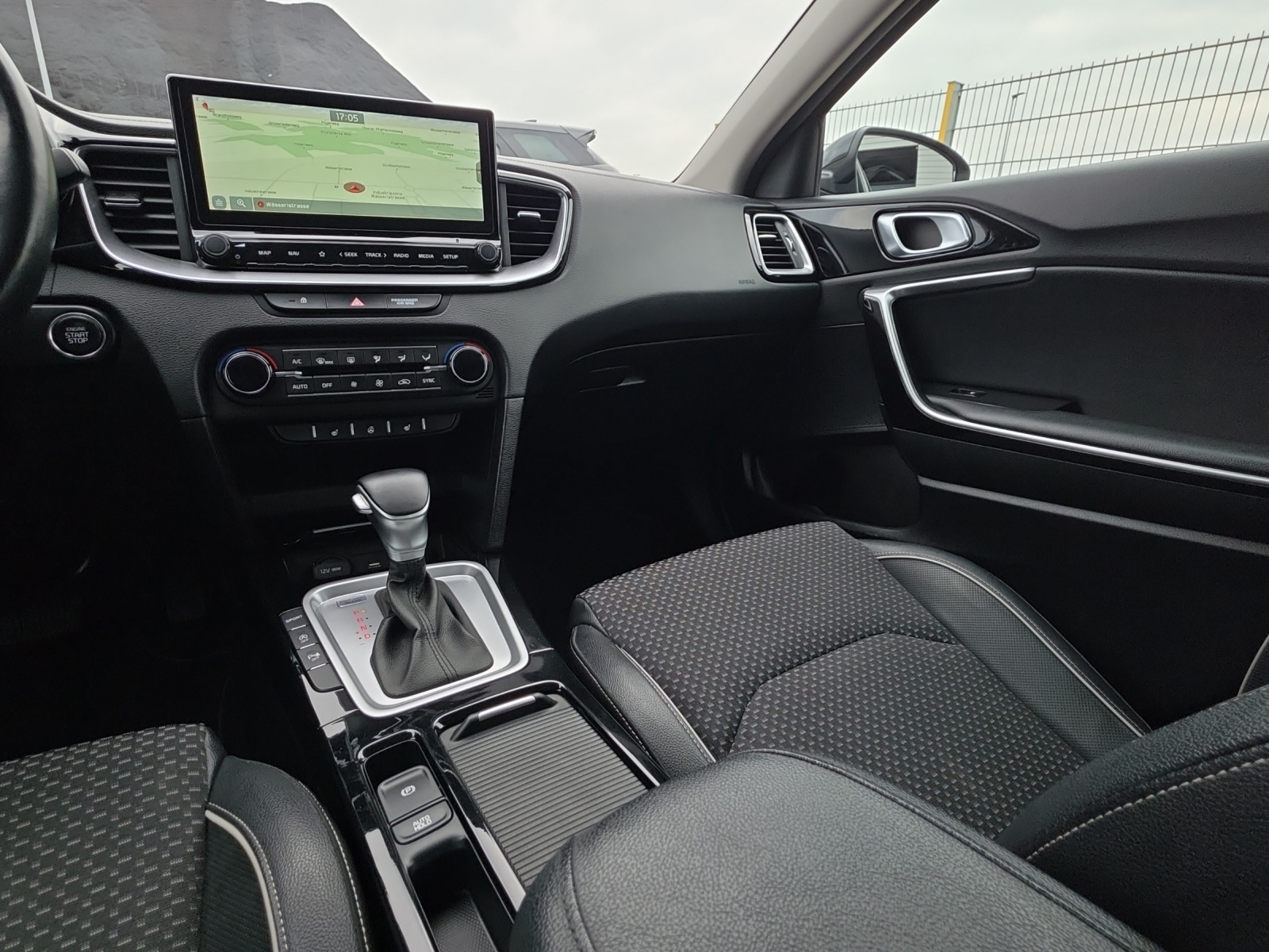 KIA XCeed 1.5 T-GDi Power DCT-image-12