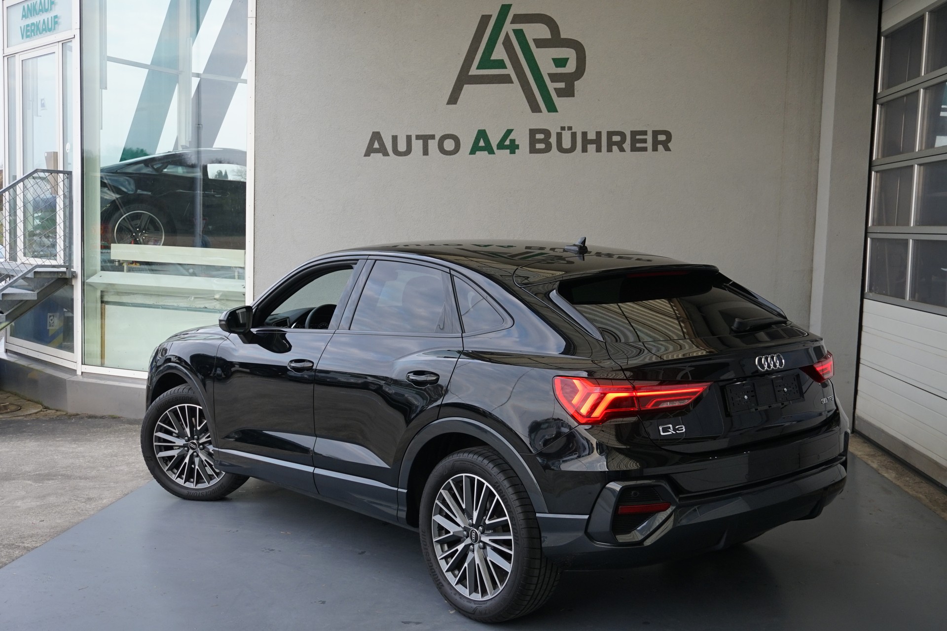 AUDI Q3 SB 35 TFSI Attraction 150PS DSG-Automat-image-5