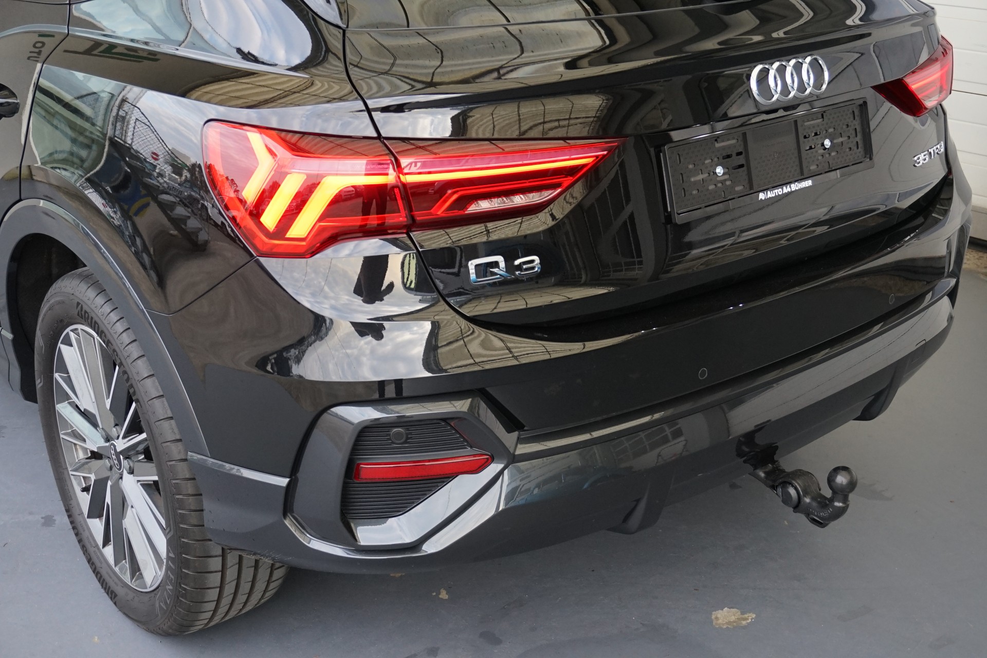 AUDI Q3 SB 35 TFSI Attraction 150PS DSG-Automat-image-8