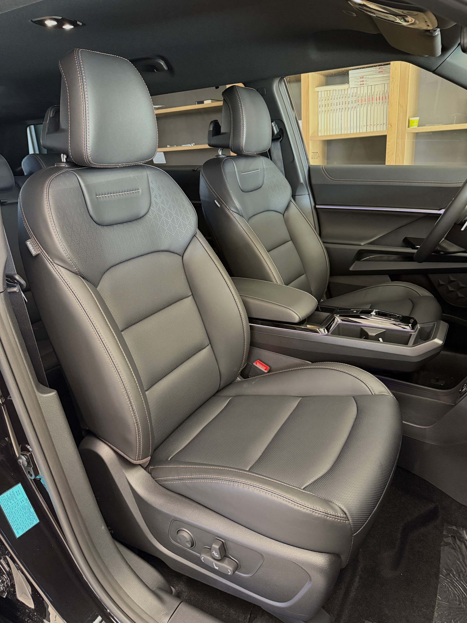 KGM-SsangYong Torres EVX 80 kWh Titanium-image-17