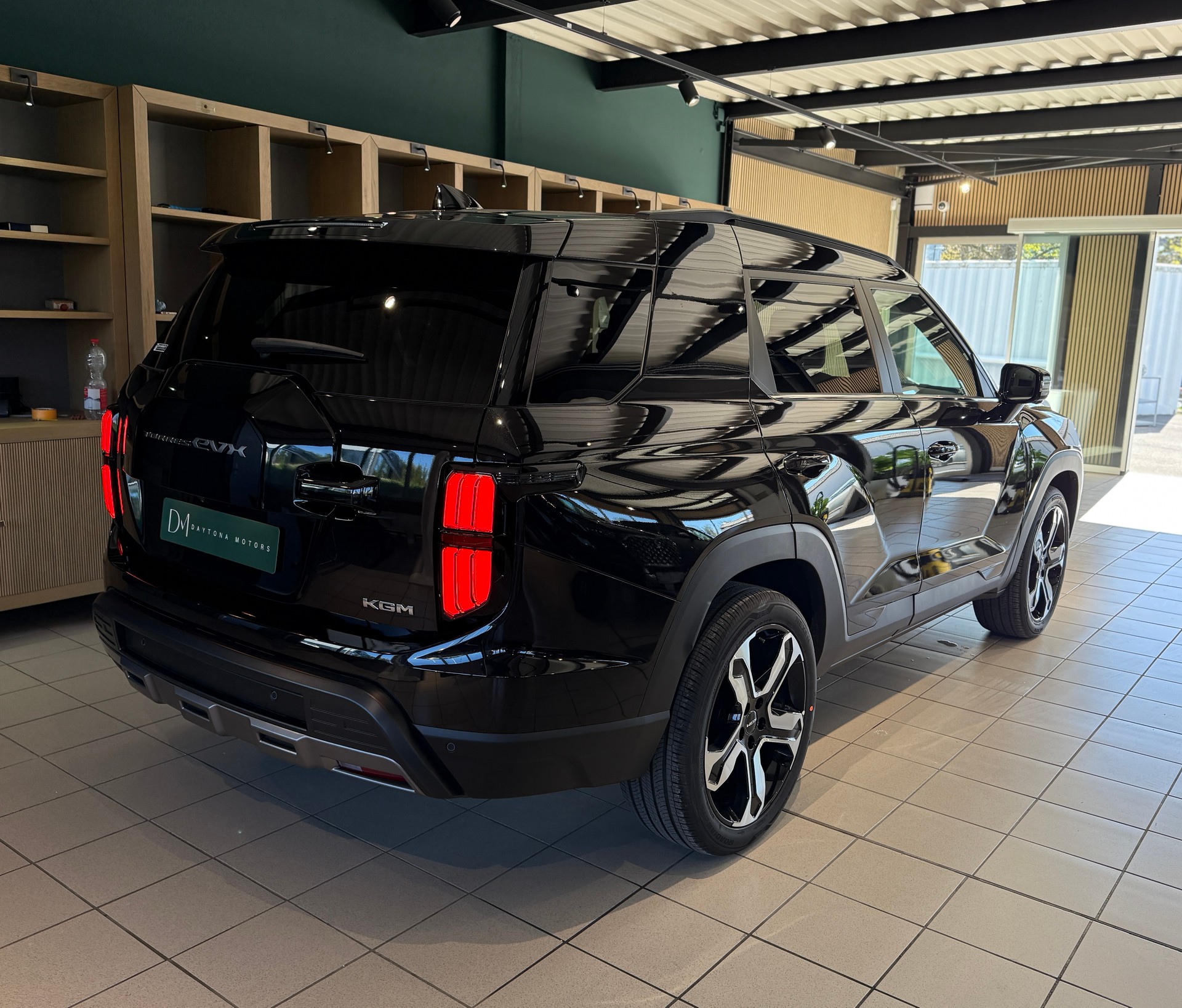 KGM-SsangYong Torres EVX 80 kWh Titanium-showroom-element-3