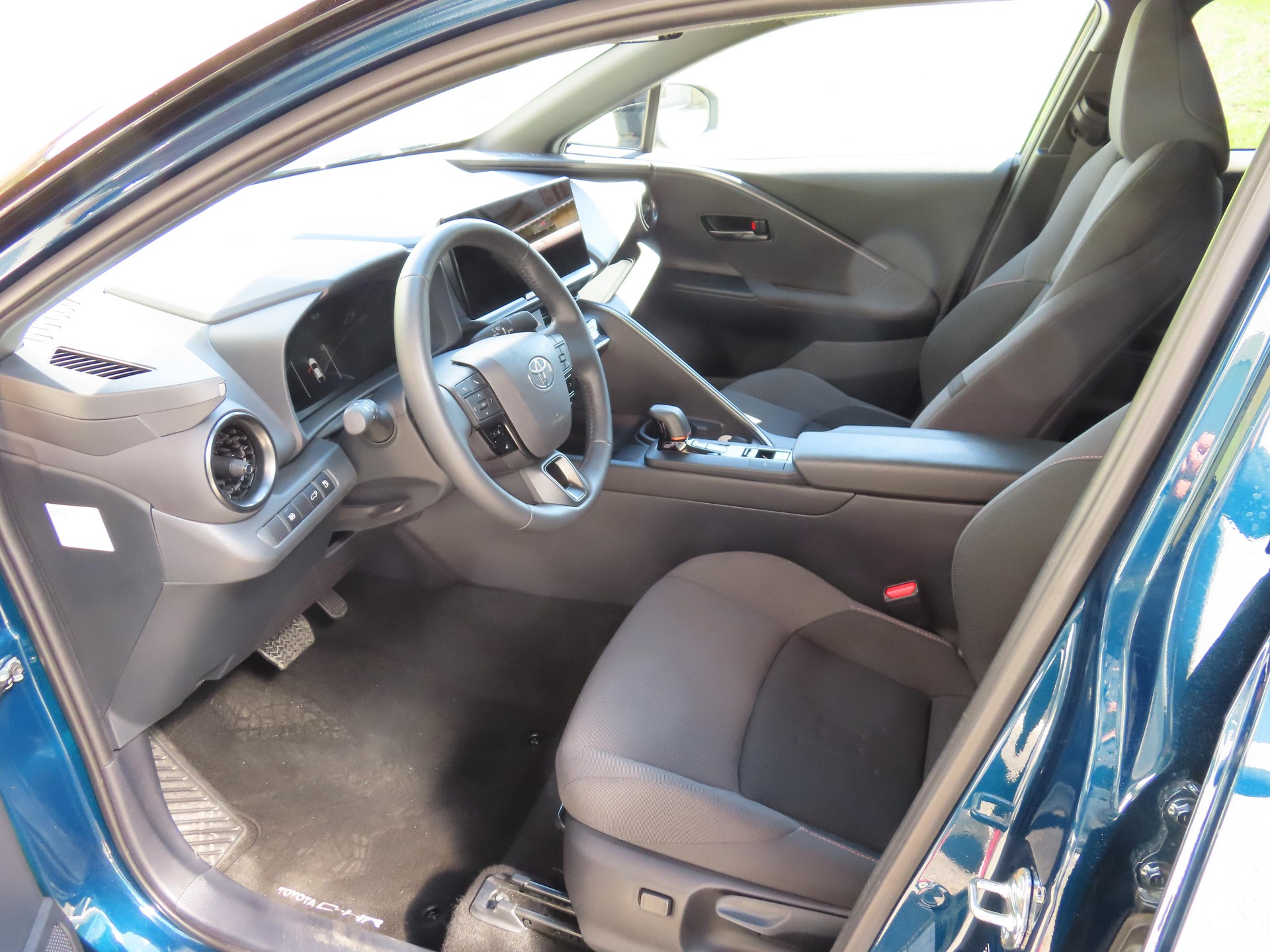 TOYOTA C-HR 2.0 HEV Trend 4x4-image-5
