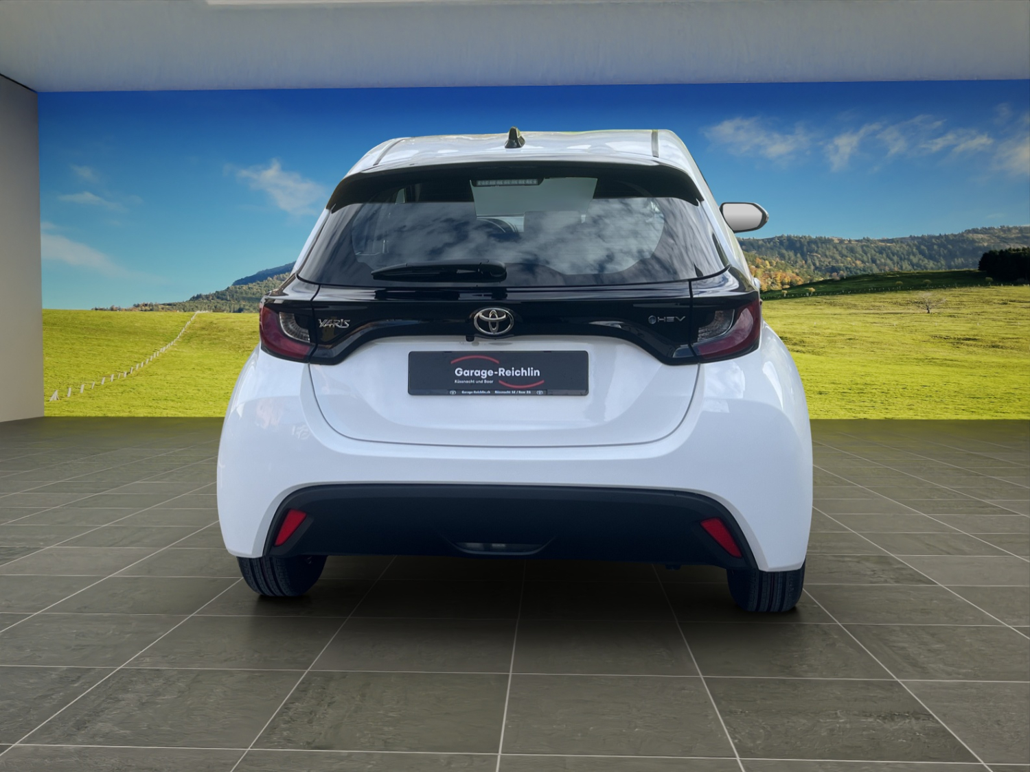 TOYOTA Yaris 1.5 VVT-i HSD Comfort-showroom-element-3
