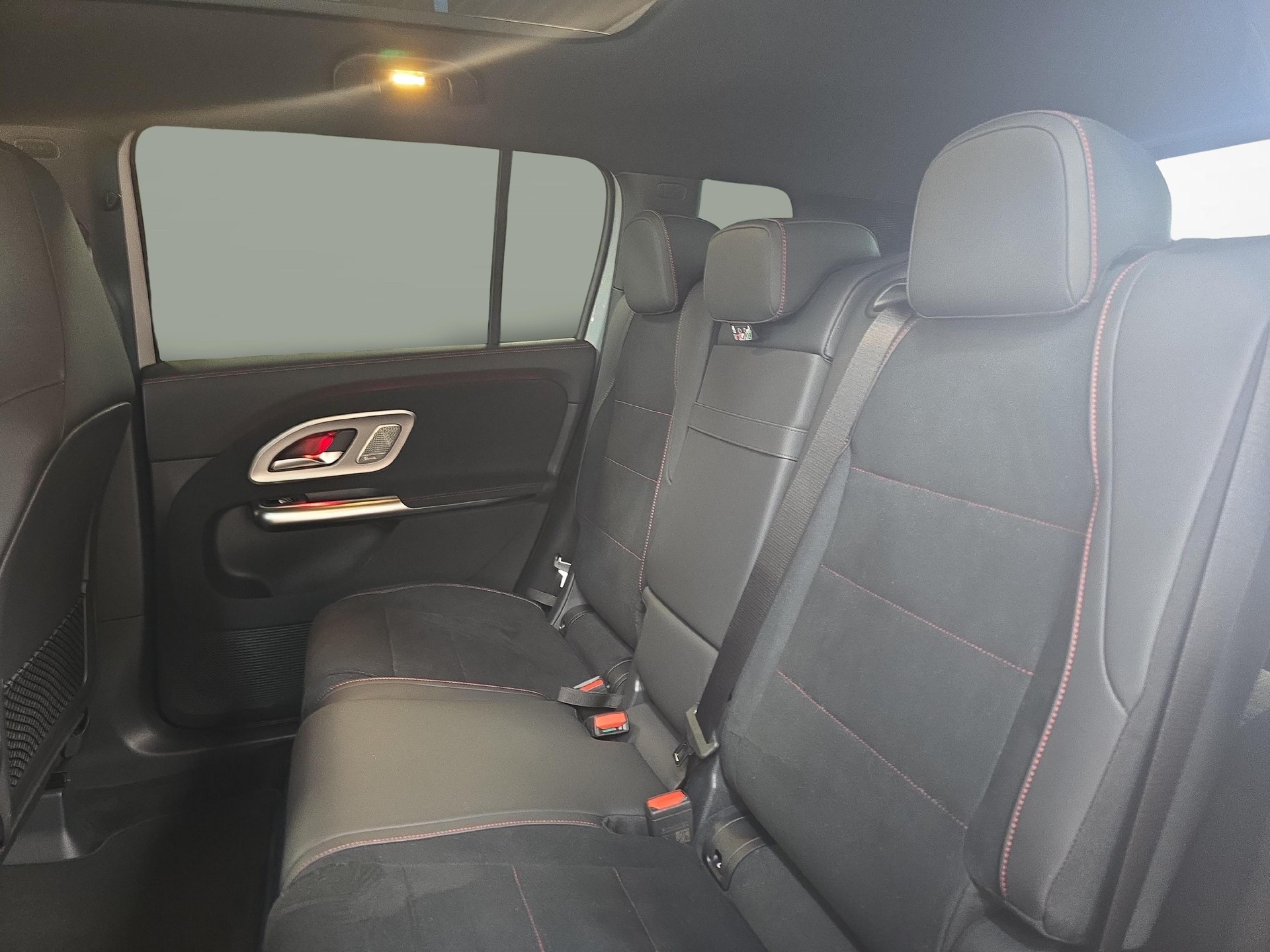 MERCEDES-BENZ GLB 350 4MATIC EQ Technology-image-9