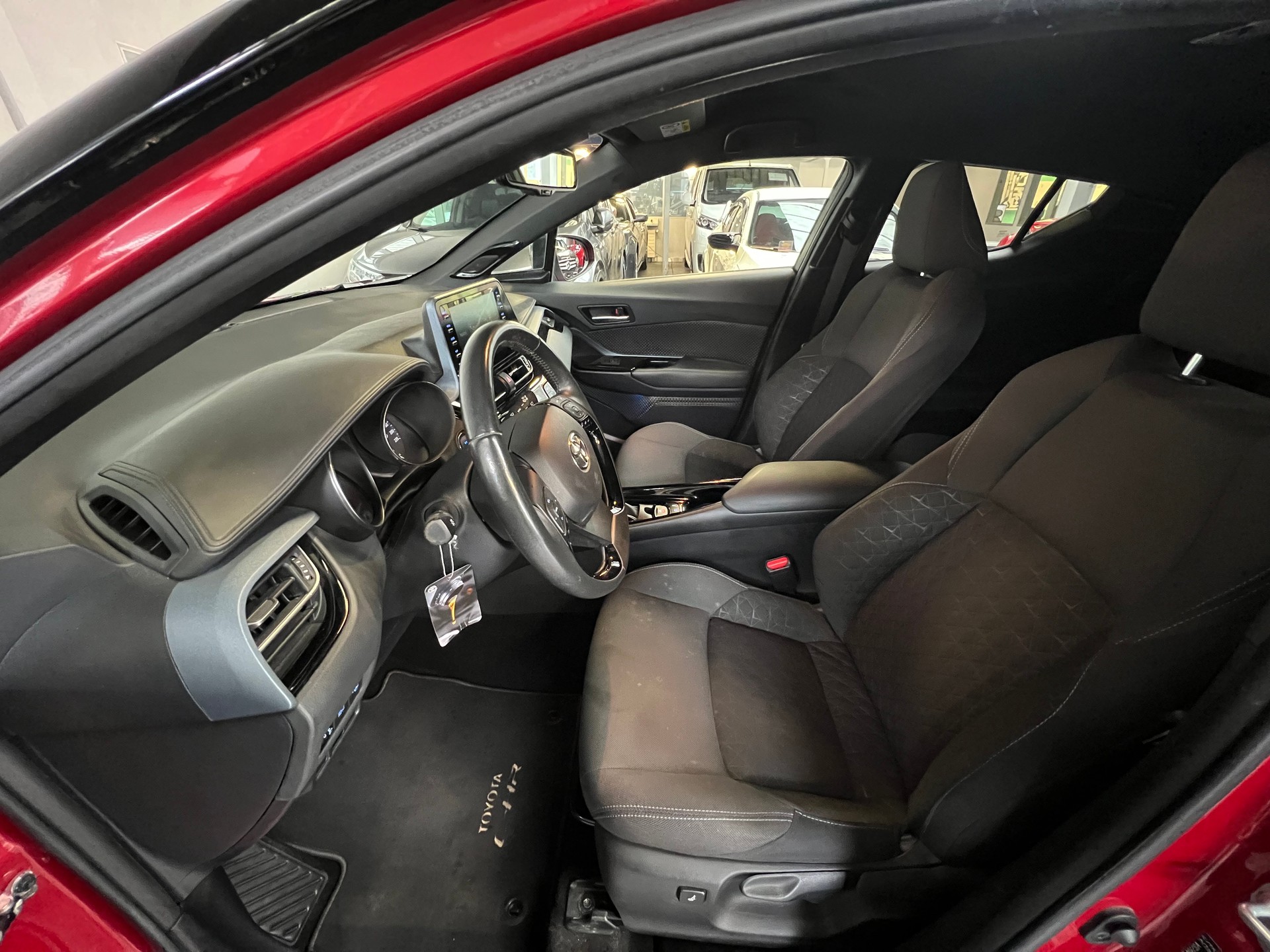 TOYOTA C-HR 2.0 HSD CVT Trend-image-7