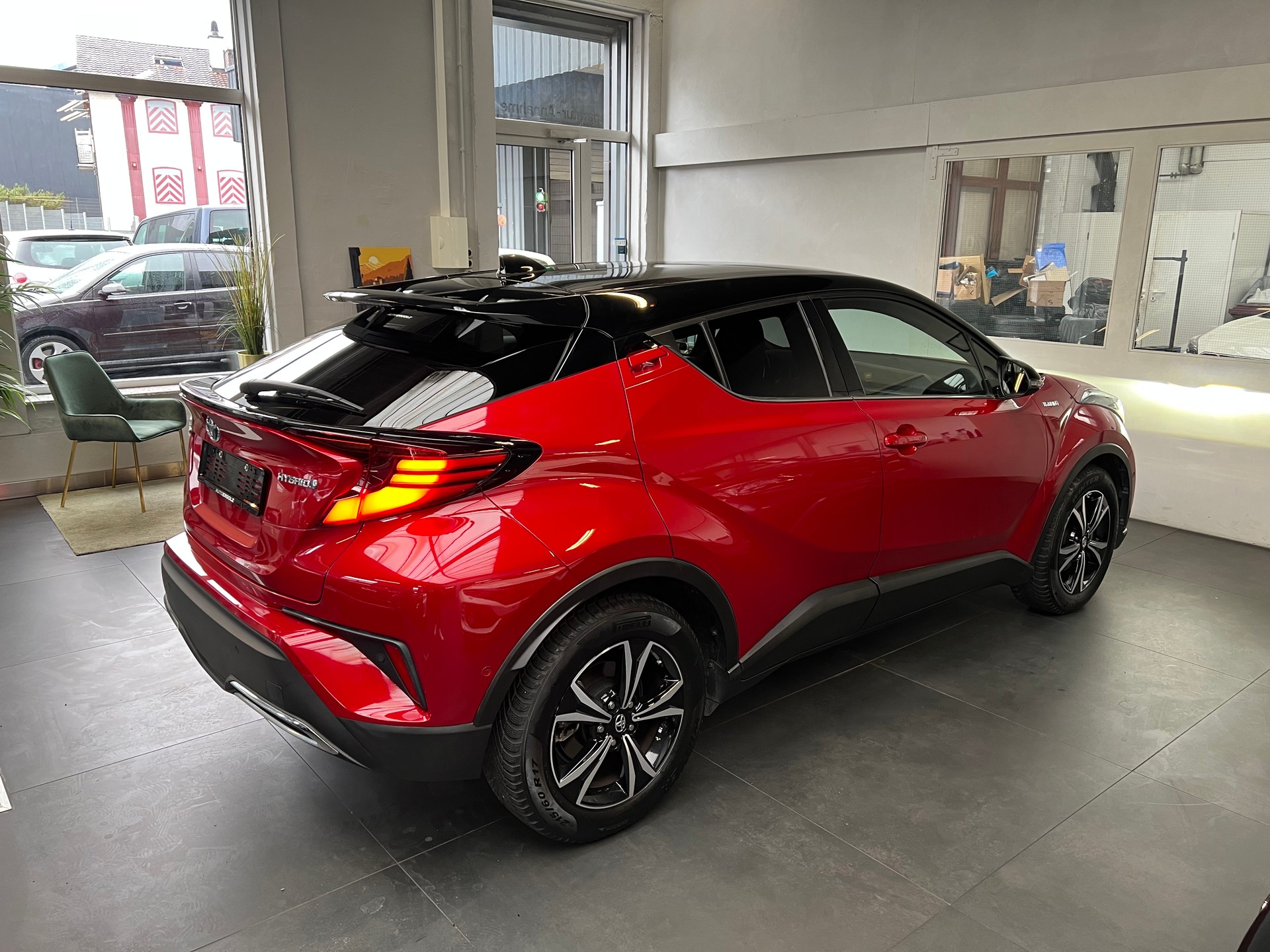 TOYOTA C-HR 2.0 HSD CVT Trend-image-3