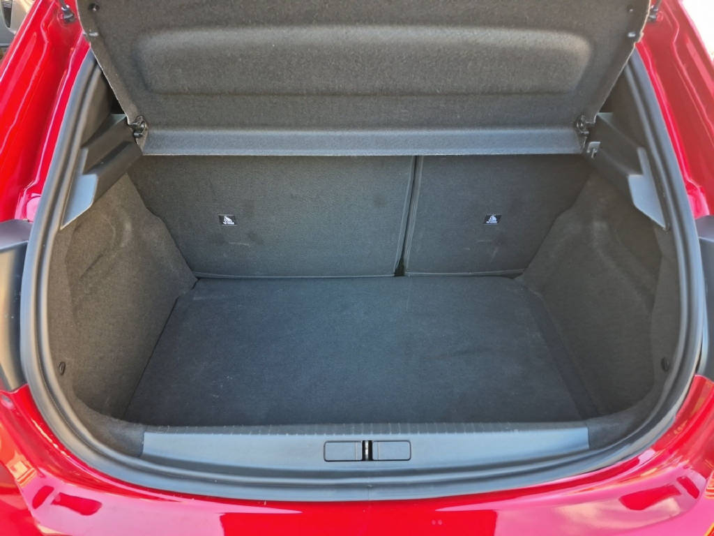 PEUGEOT 208 Hybrid 145 e-DCS6 GT-image-8