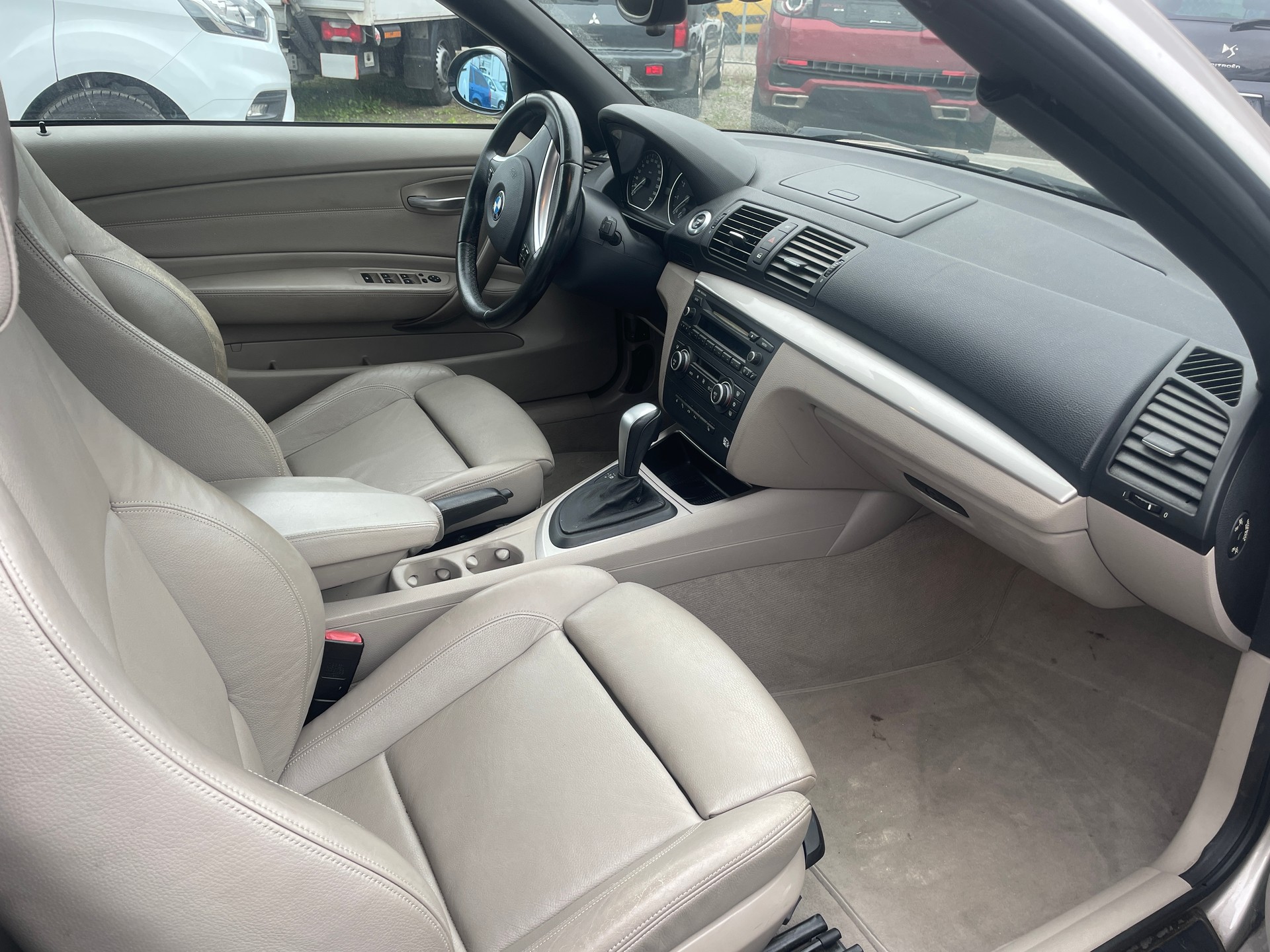 BMW 120i Cabrio Steptronic-image-5