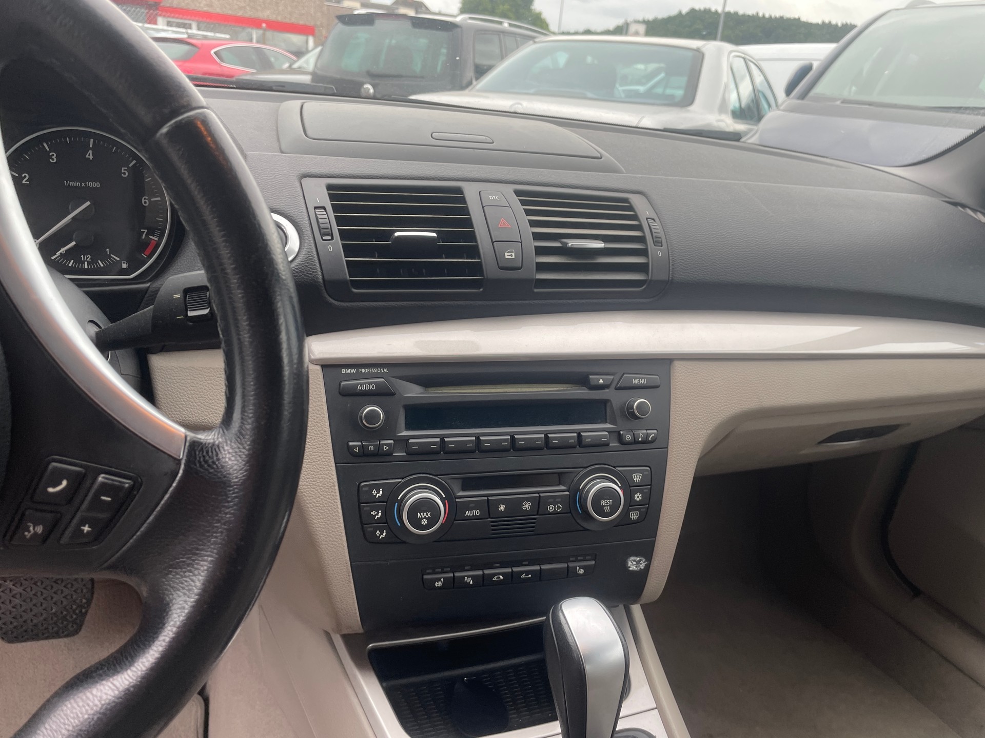 BMW 120i Cabrio Steptronic-image-8