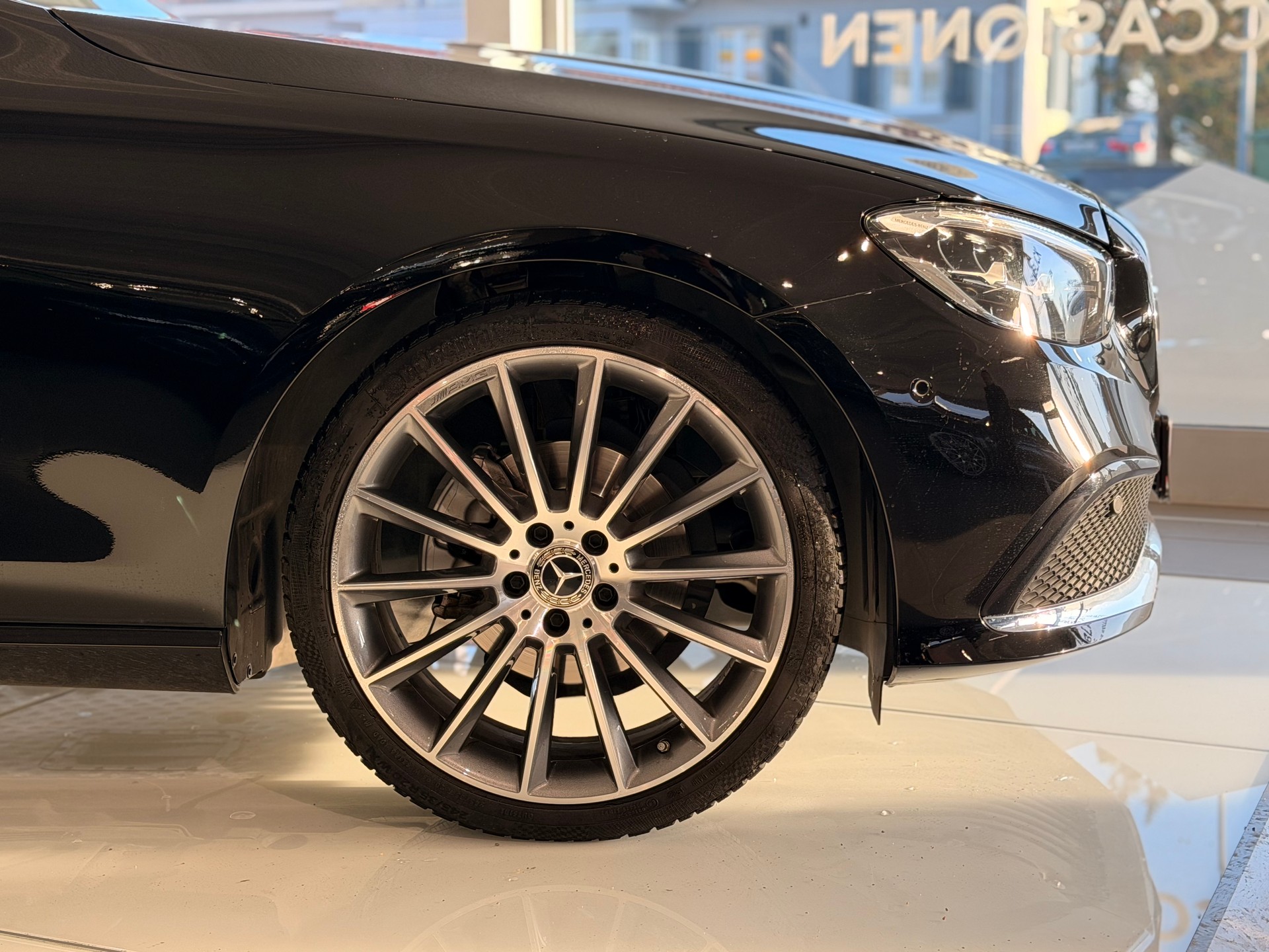 MERCEDES-BENZ E 200 d Avantgarde 9G-Tronic-image-8