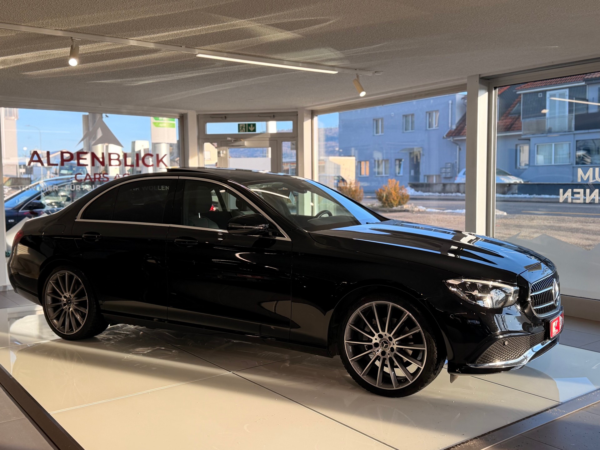 MERCEDES-BENZ E 200 d Avantgarde 9G-Tronic-image-7