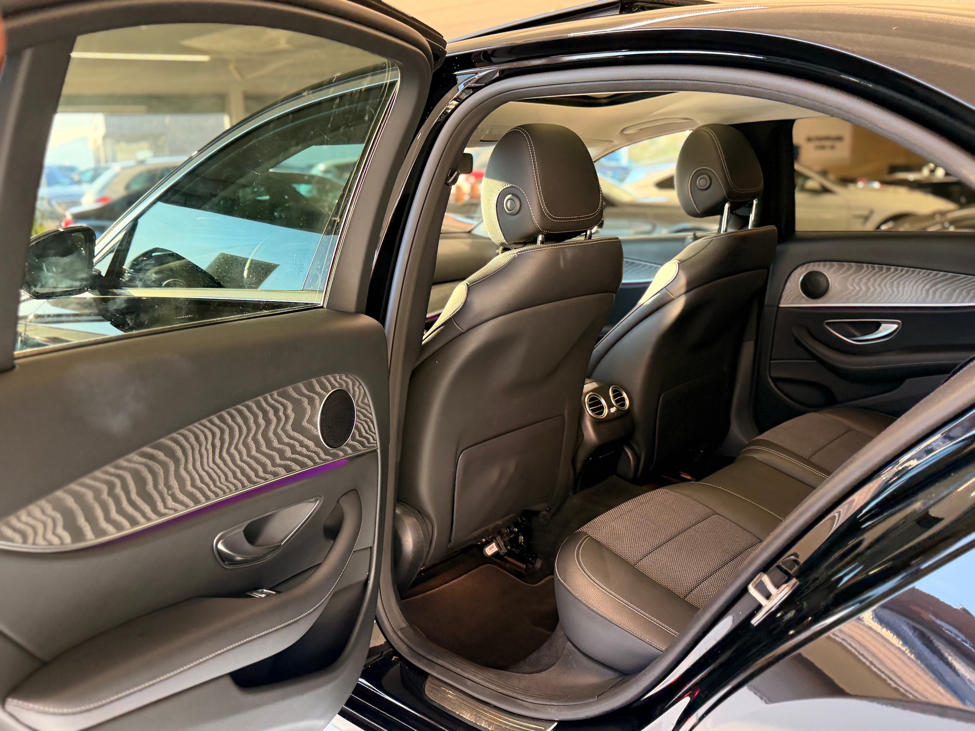 MERCEDES-BENZ E 200 d Avantgarde 9G-Tronic-image-18