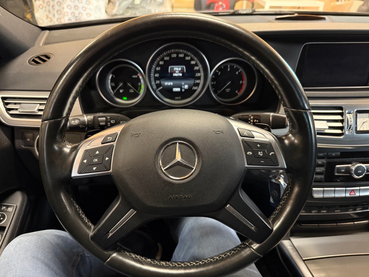 MERCEDES-BENZ E 300 BlueTEC Hybrid Elégance 7G-Tronic-image-8