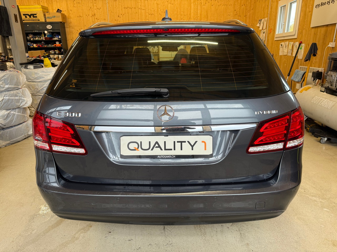 MERCEDES-BENZ E 300 BlueTEC Hybrid Elégance 7G-Tronic-image-4