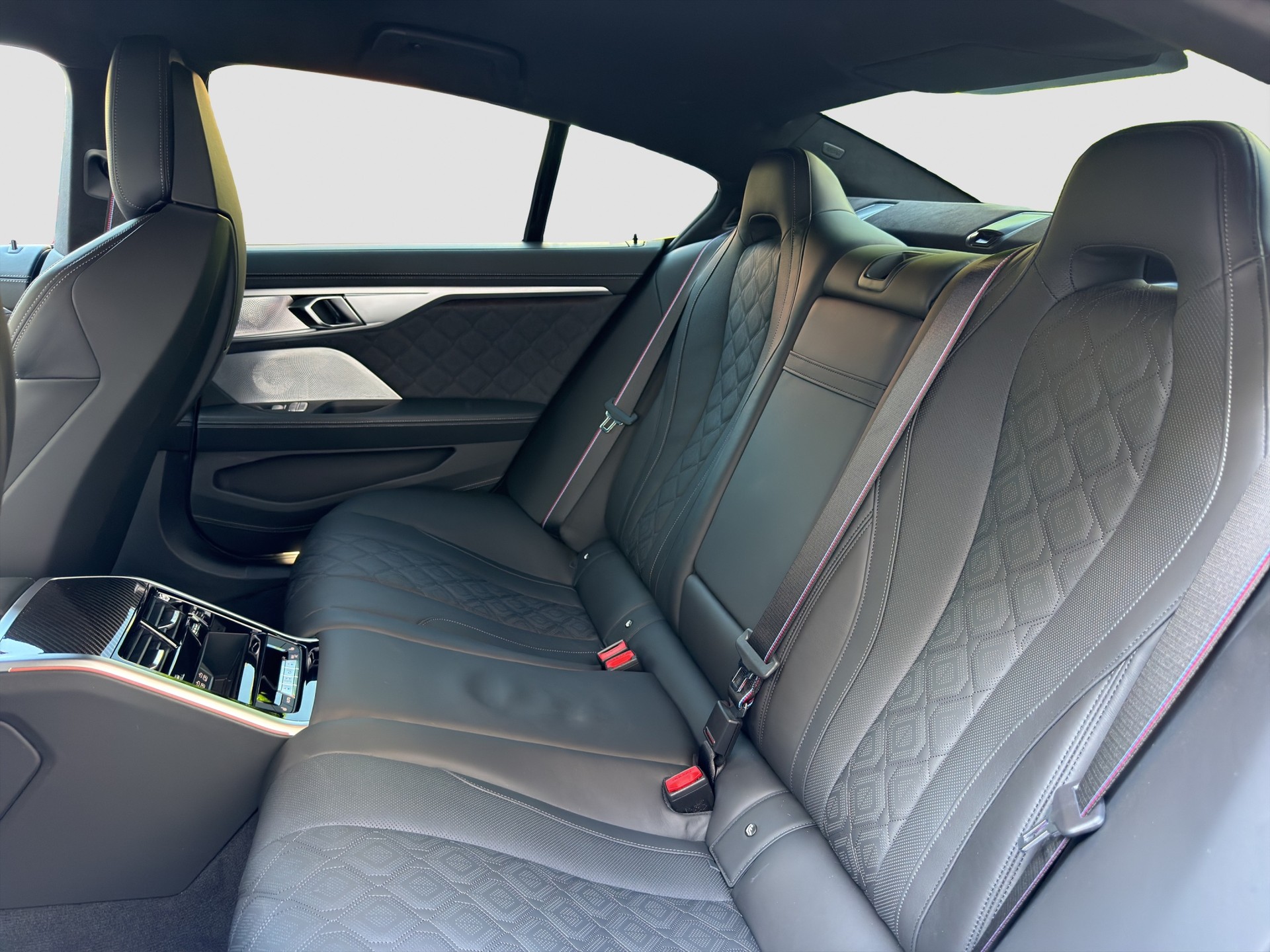 BMW M8 xDrive M Competition Steptronic-image-12
