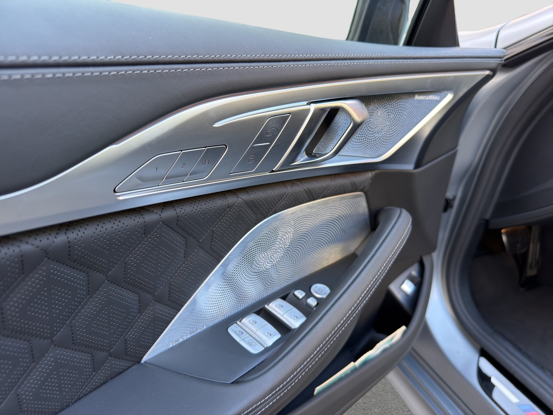 BMW M8 xDrive M Competition Steptronic-image-10
