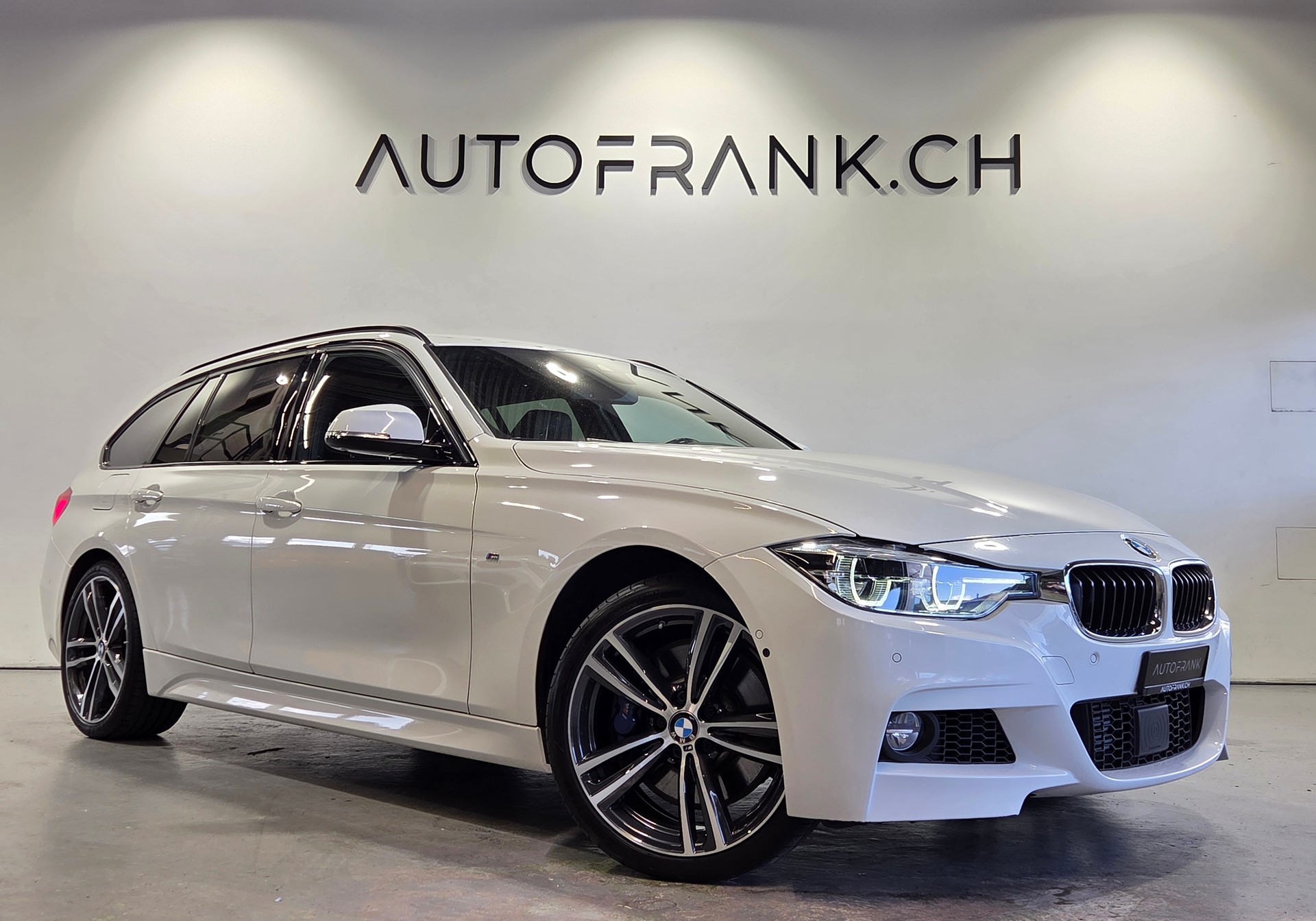 BMW 335d xDrive M-Sport Touring-showroom-element-2