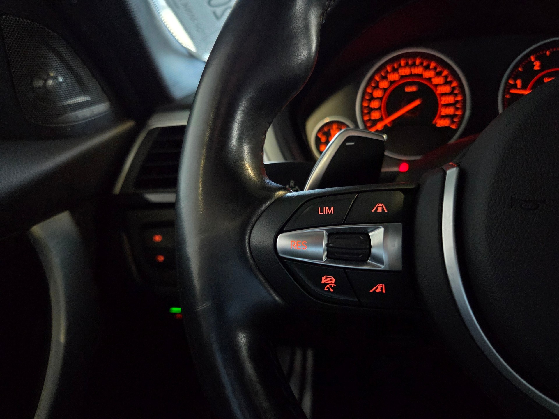 BMW 335d xDrive M-Sport Touring-image-10