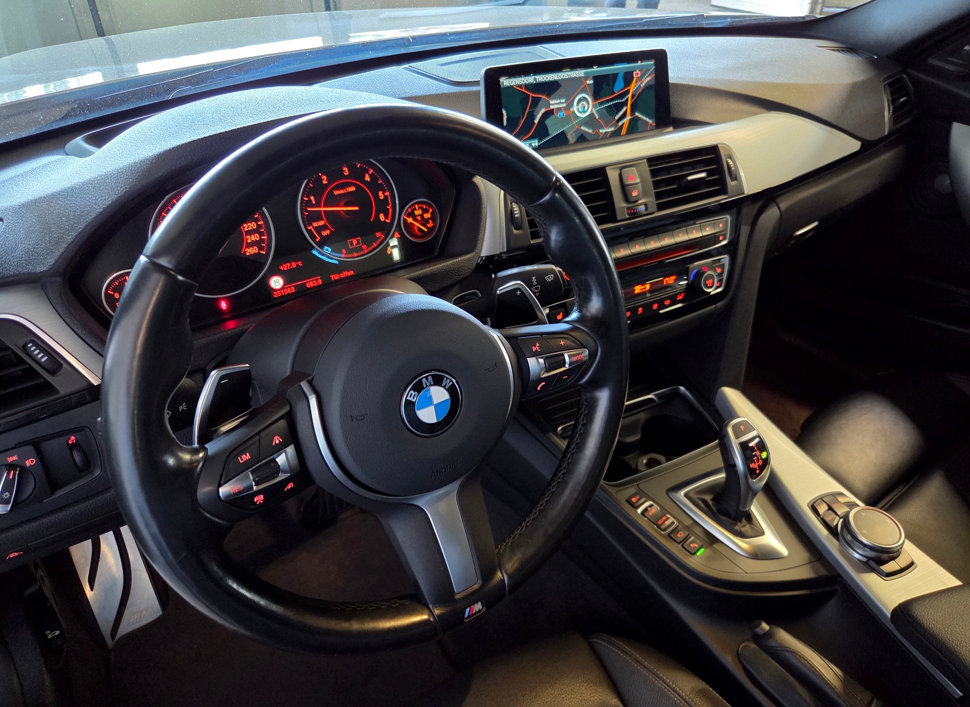 BMW 335d xDrive M-Sport Touring-image-9