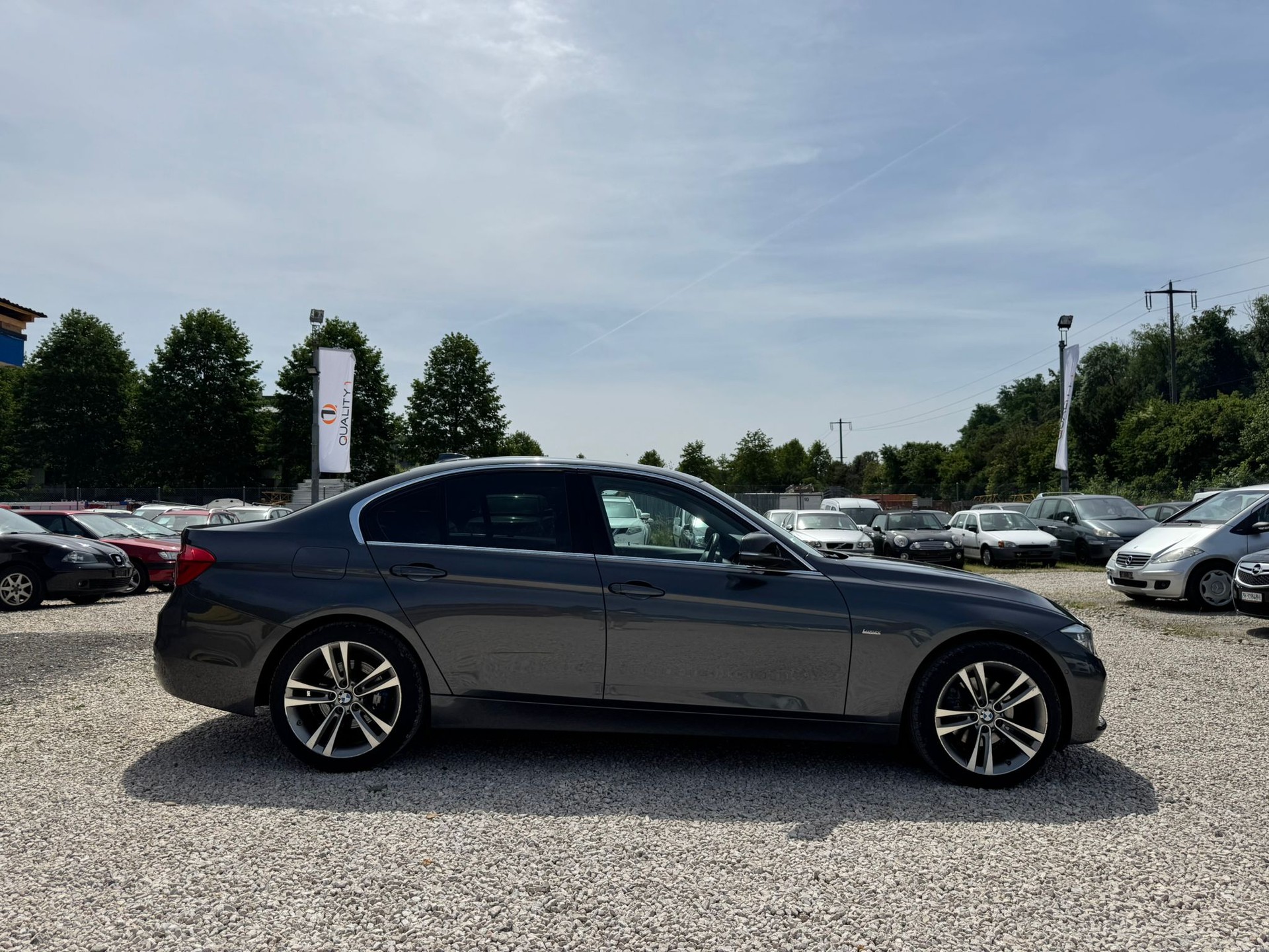 BMW 320d xDrive Luxury Line Steptronic-showroom-element-3