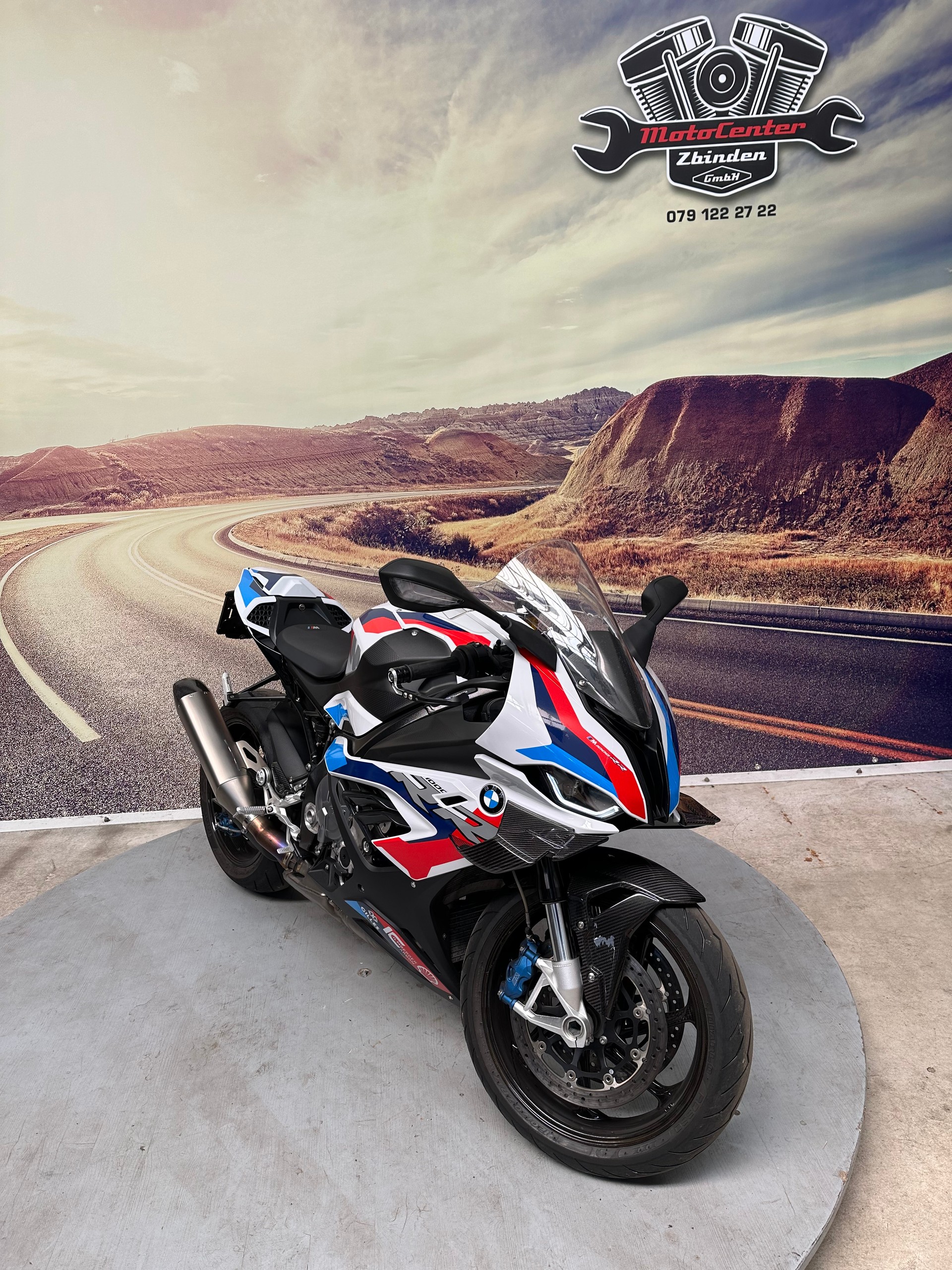 BMW M 1000 RR Akrapovic Carbon-image-1