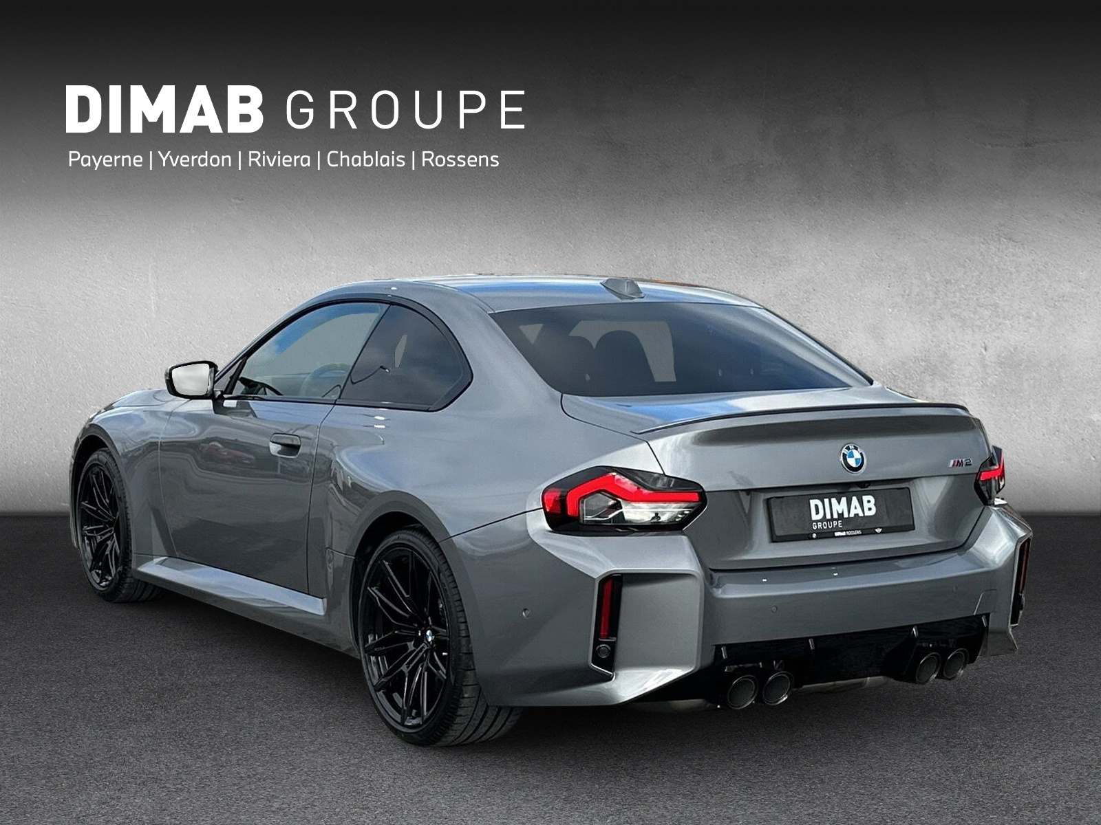 BMW M2 Steptronic-showroom-element-2