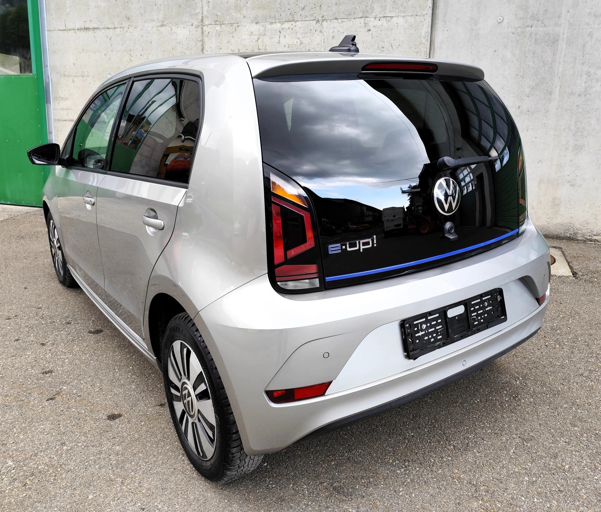 VW e- Up!-image-3