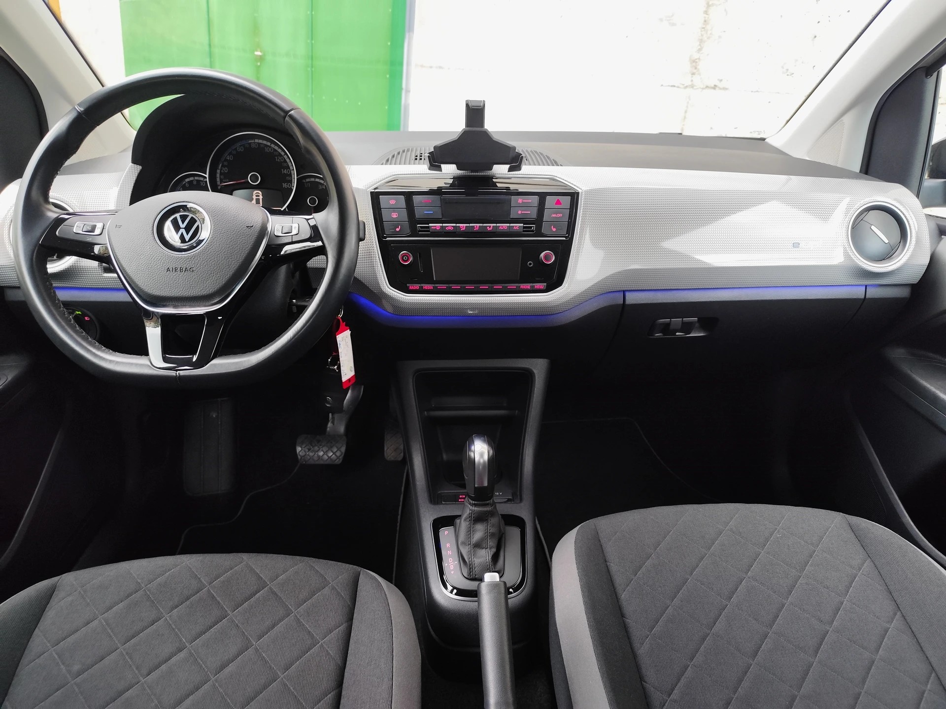 VW e- Up!-image-4