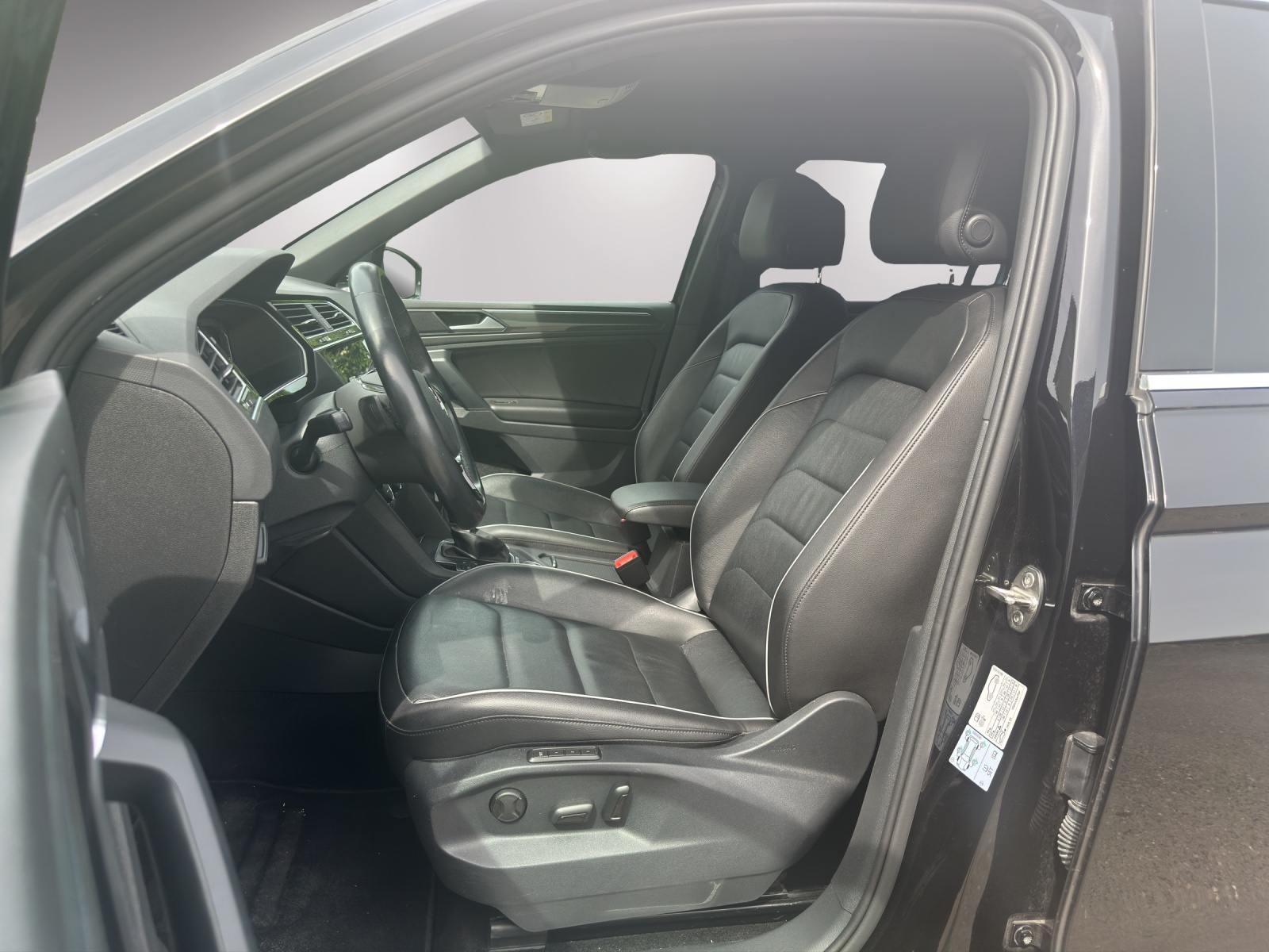VW Tiguan 2.0 TDI SCR Highline 4Motion DSG-image-9