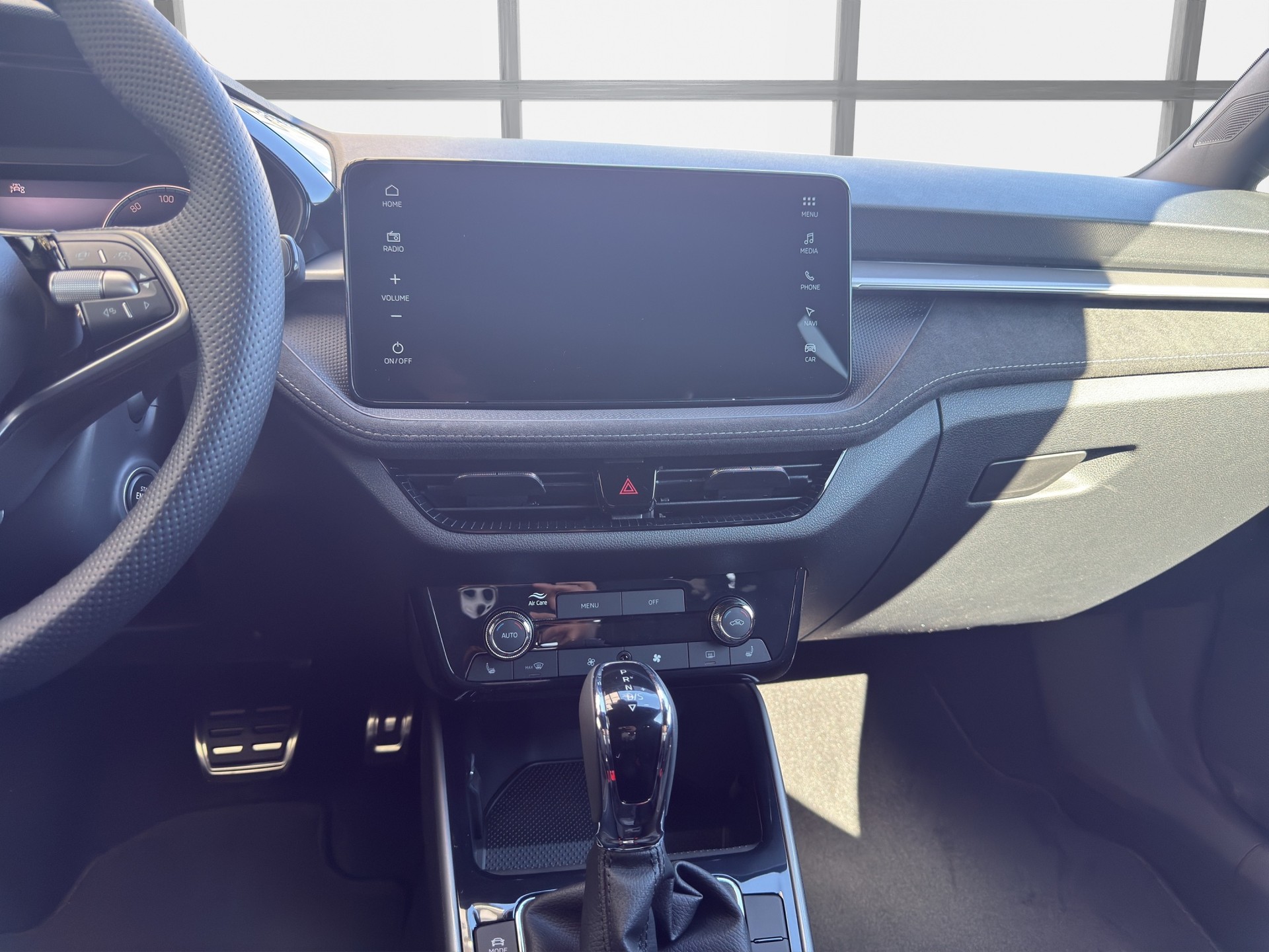 SKODA Fabia 1.0 TSI Dynamic DSG-image-10