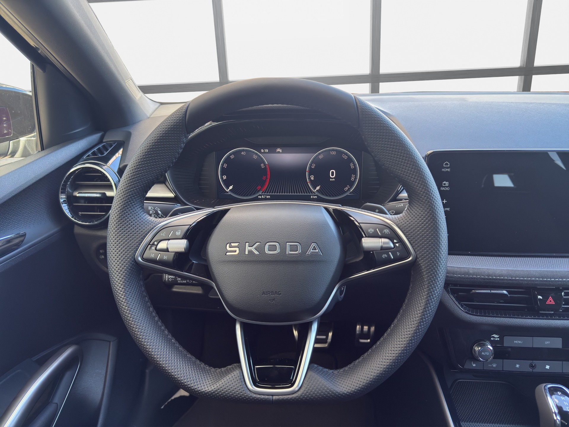 SKODA Fabia 1.0 TSI Dynamic DSG-image-9
